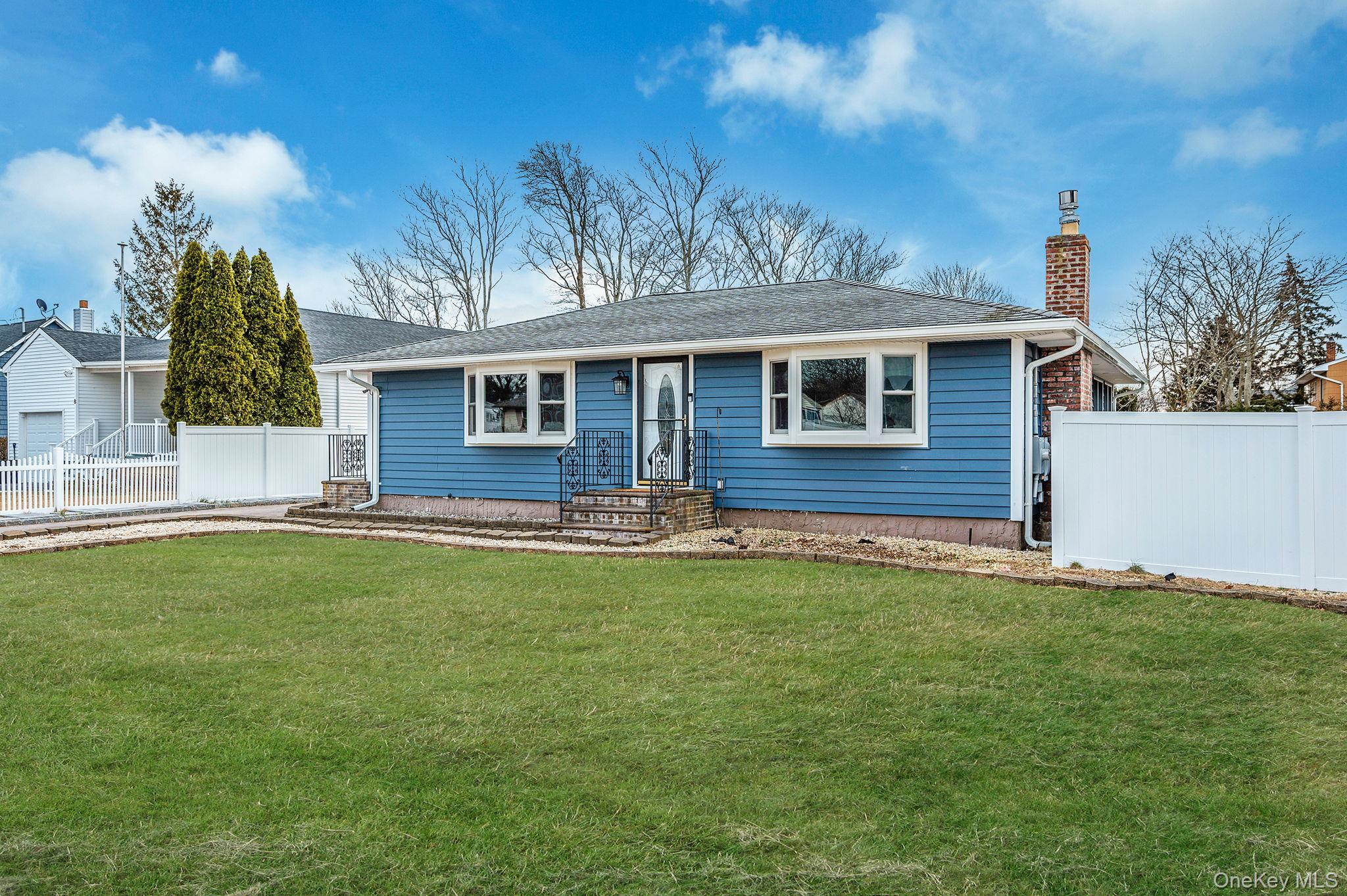Single Family Rugby  Suffolk County, NY 11967, MLS-958737-4