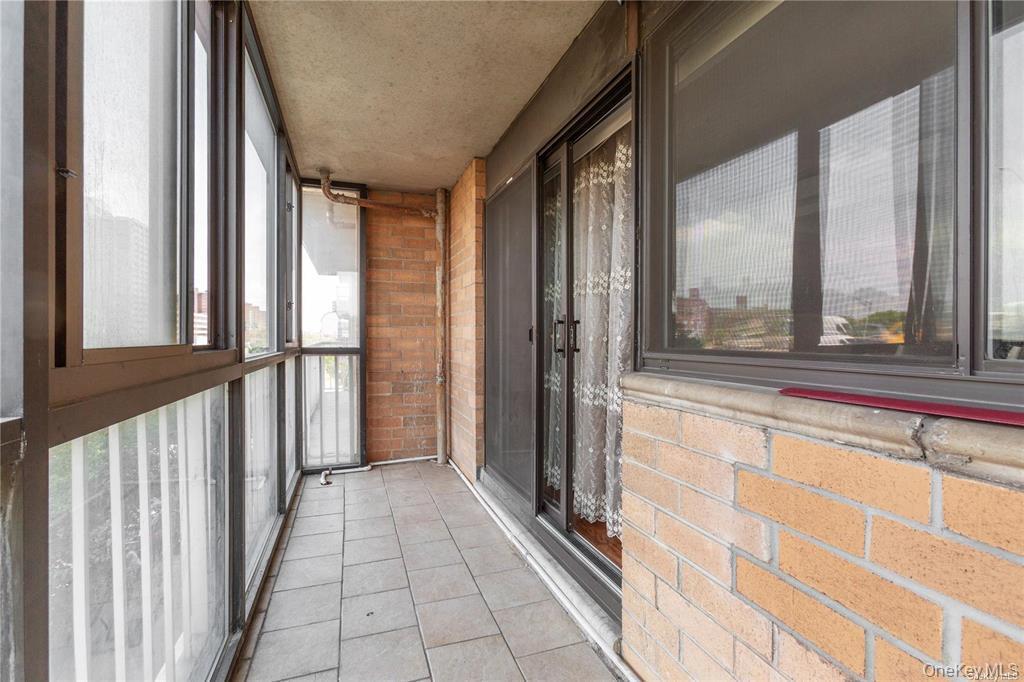 Condo Queens  Queens, NY 11374, MLS-958761-17