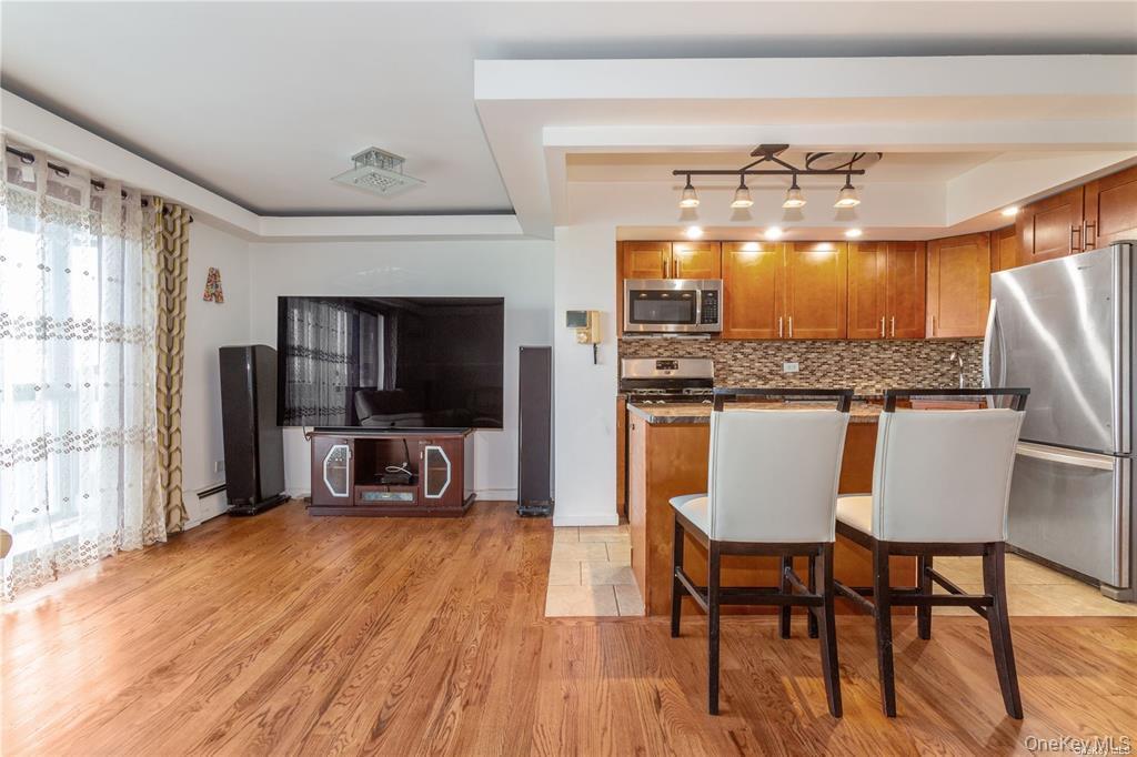 Condo Queens  Queens, NY 11374, MLS-958761-5