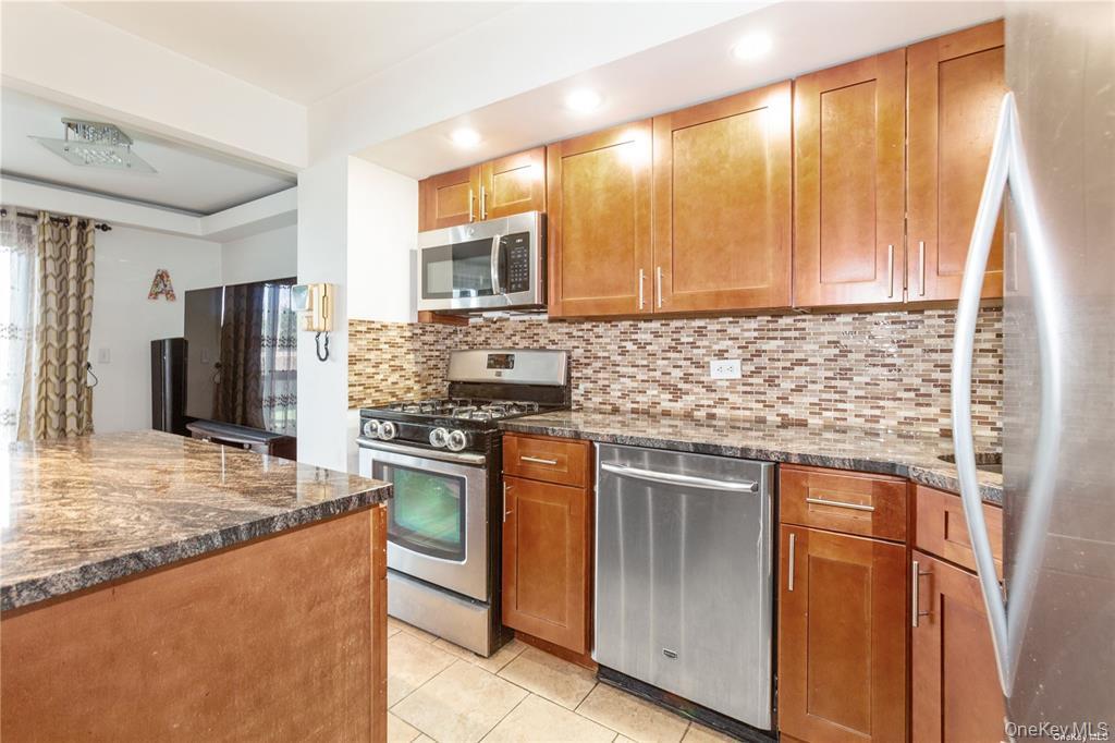 Condo Queens  Queens, NY 11374, MLS-958761-6