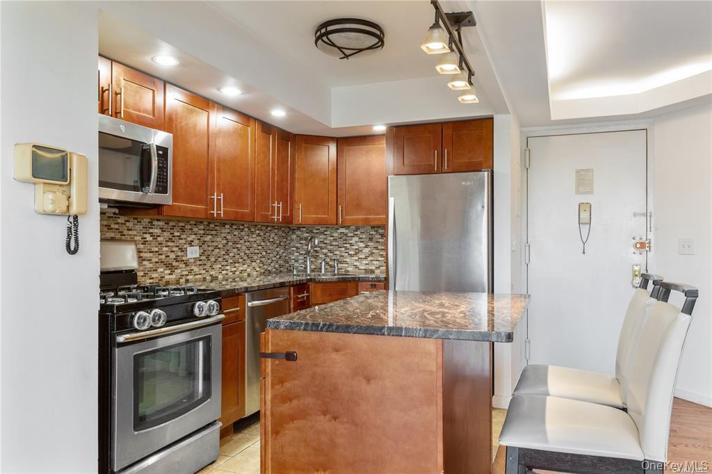 Condo Queens  Queens, NY 11374, MLS-958761-7