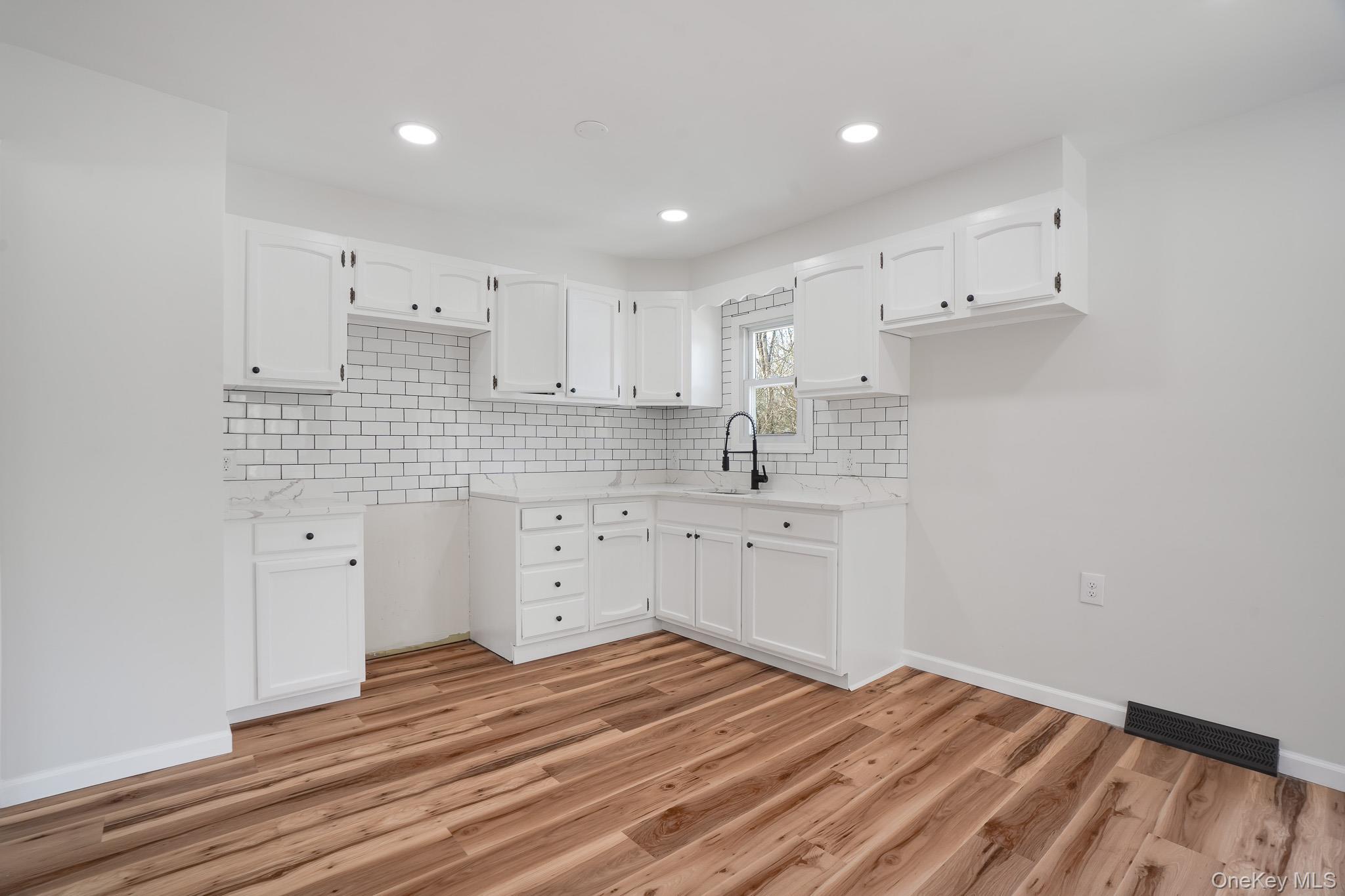 Single Family Twin Arch Orange County, NY 12575, MLS-958762-8