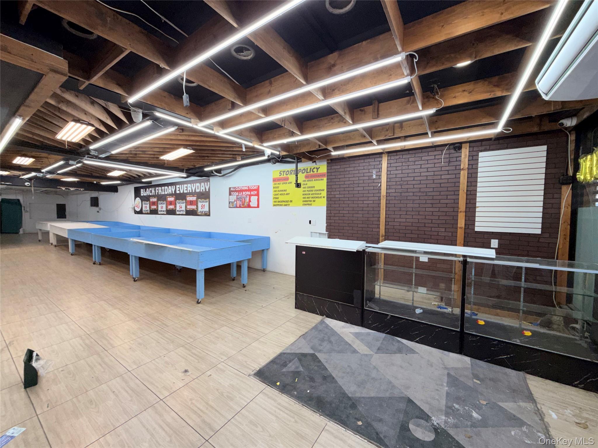 Commercial Lease 198th  Bronx, NY 10458, MLS-958820-11