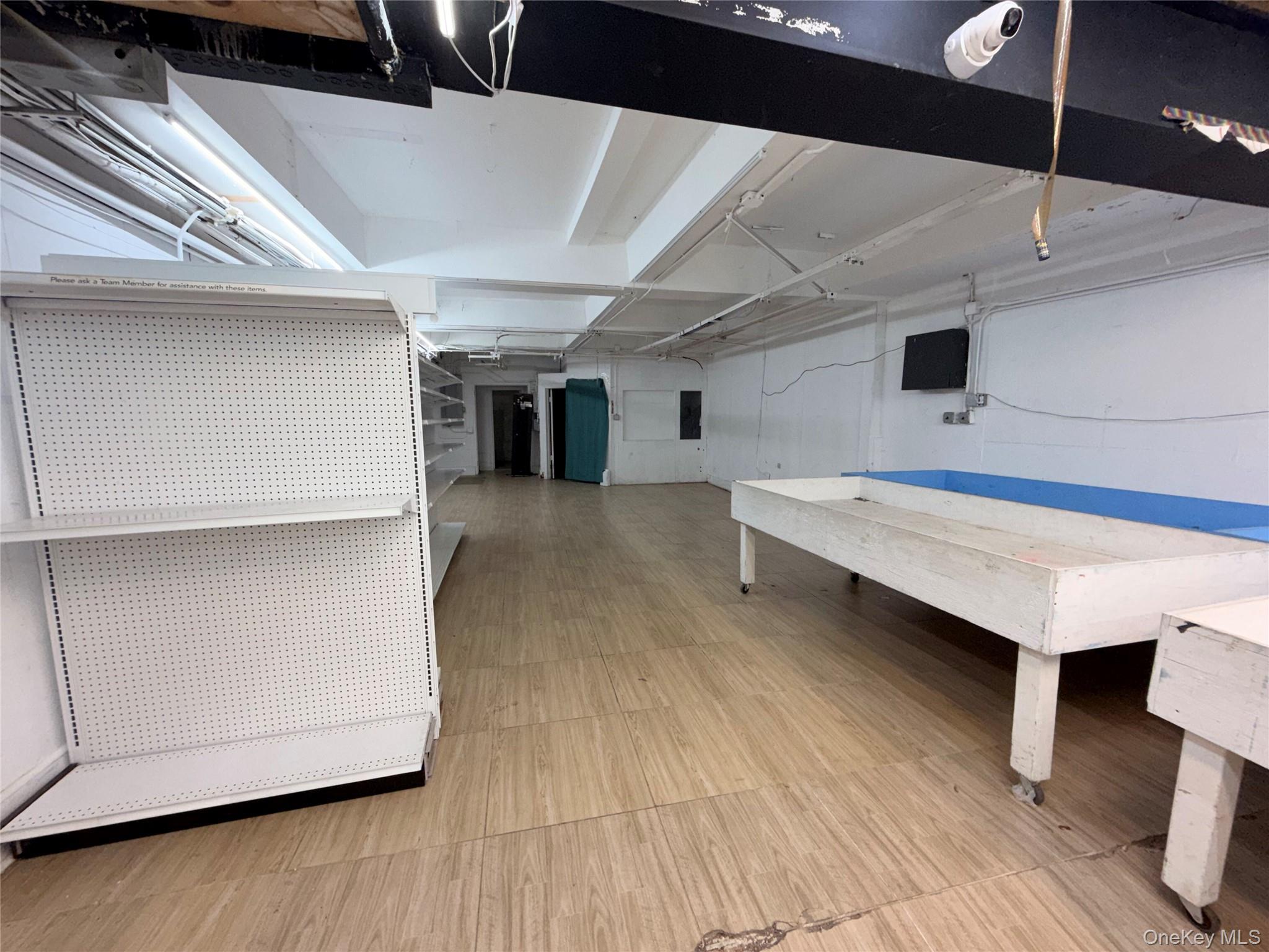 Commercial Lease 198th  Bronx, NY 10458, MLS-958820-15