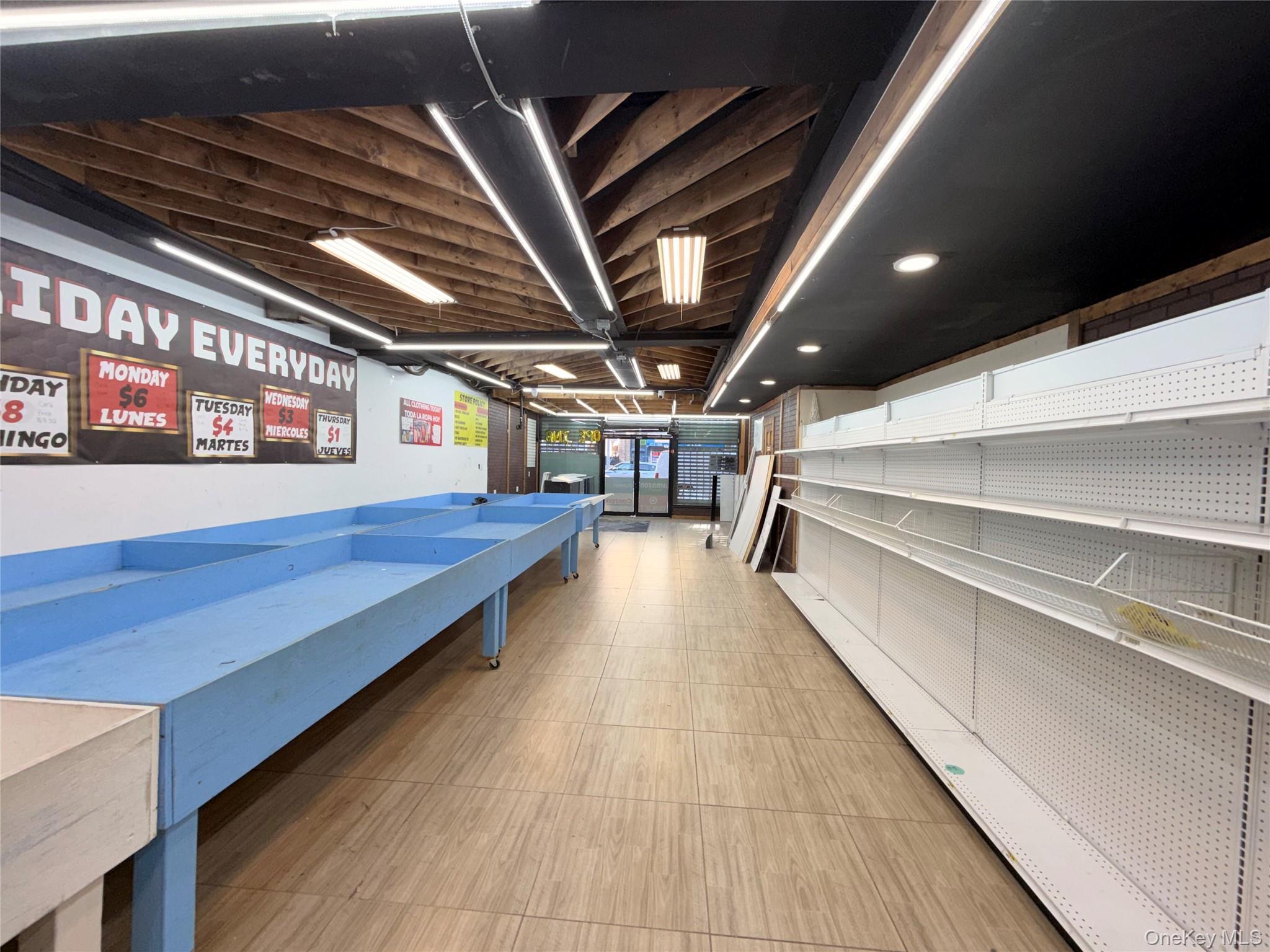 Commercial Lease 198th  Bronx, NY 10458, MLS-958820-17