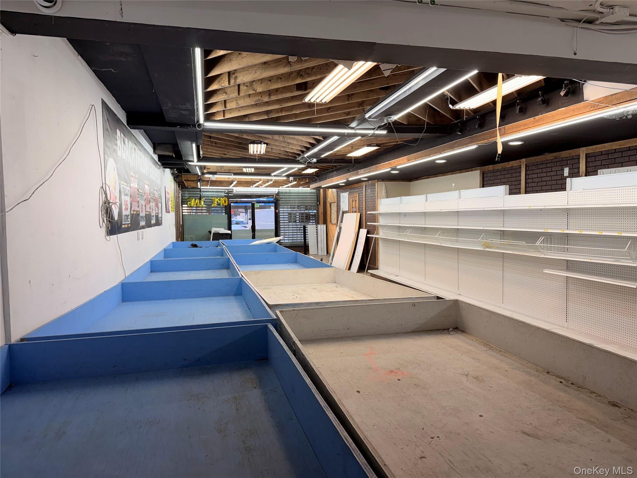 Commercial Lease 198th  Bronx, NY 10458, MLS-958820-19