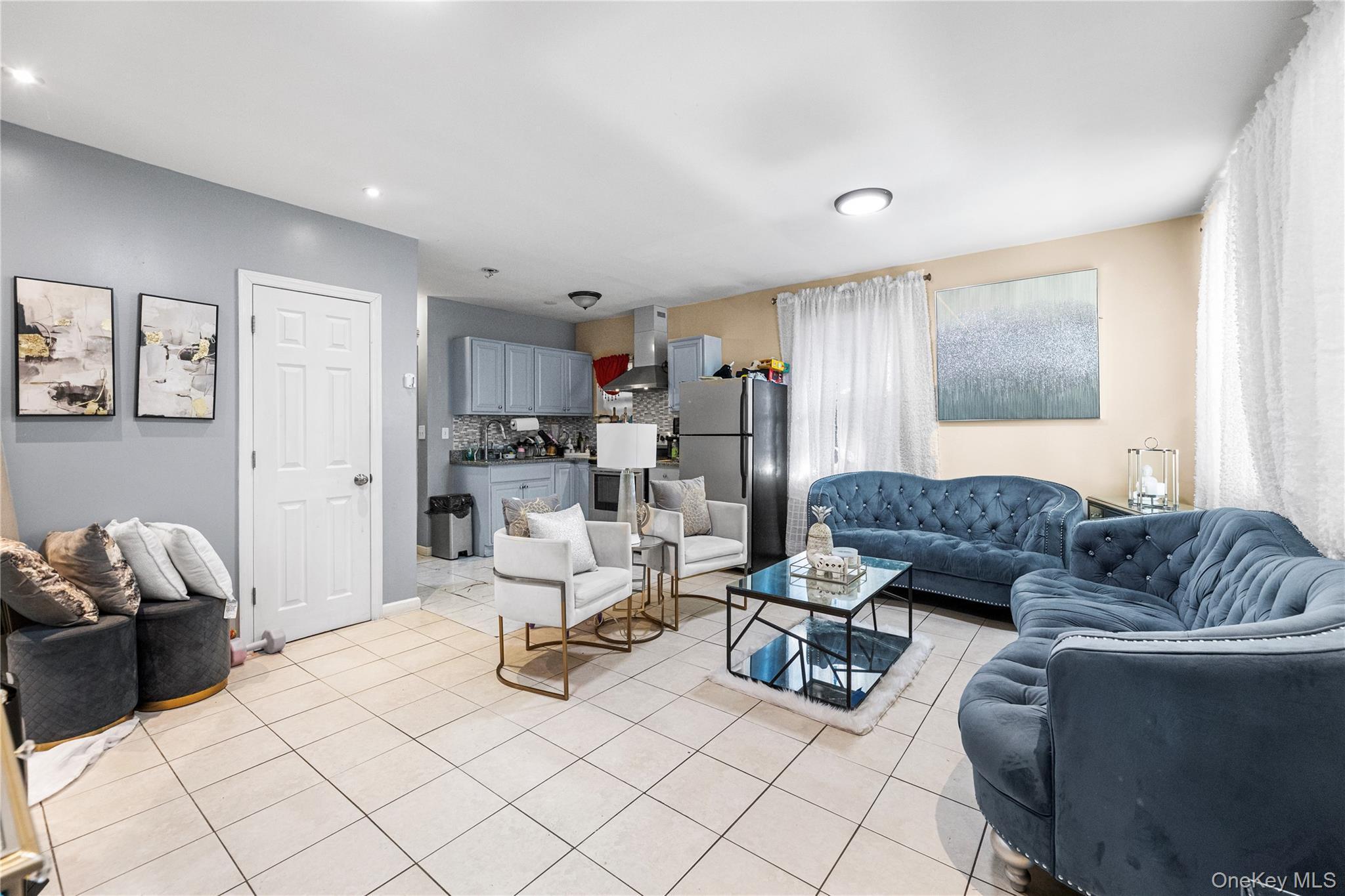 Single Family 216th Bronx, NY 10469, MLS-958823-3