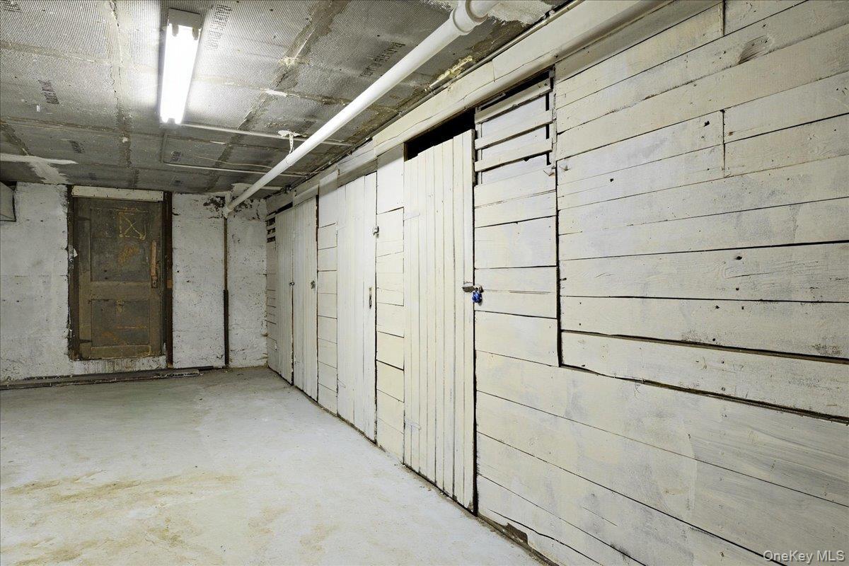 Single Family 60th Queens, NY 11378, MLS-958843-24