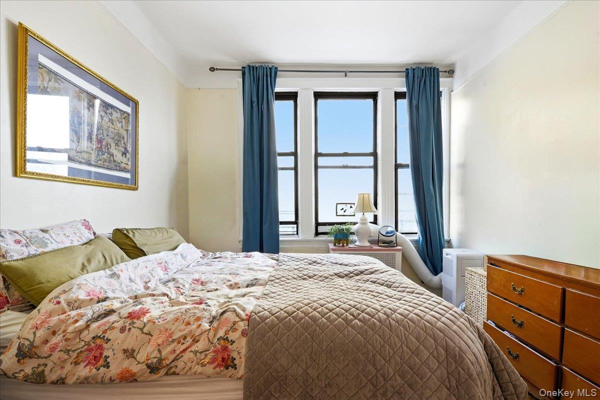 Single Family 60th Queens, NY 11378, MLS-958843-8