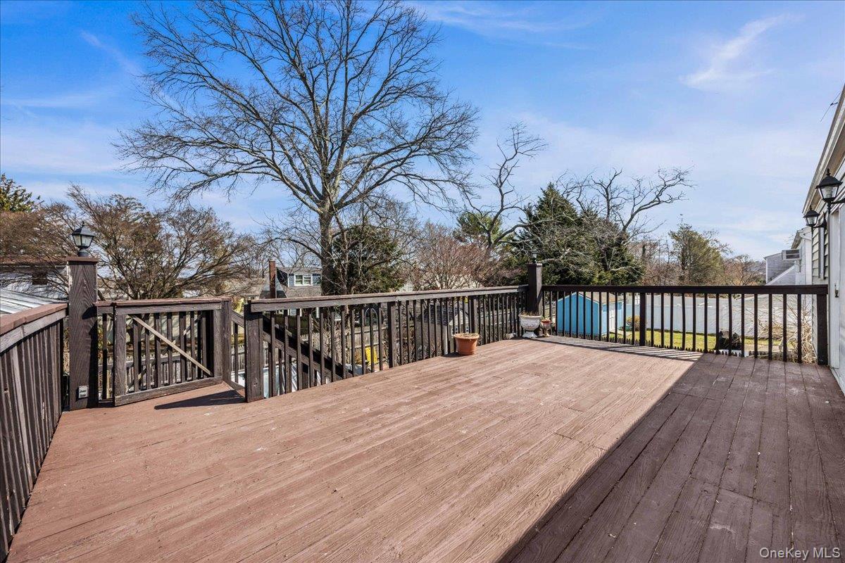 Single Family 11th  Suffolk County, NY 11746, MLS-958865-23