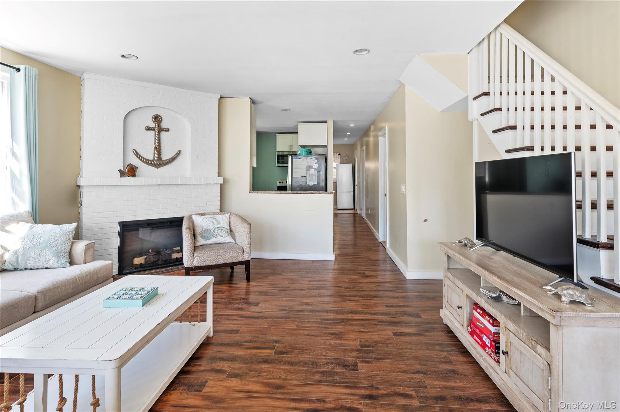 Single Family Cottage Walk Suffolk County, NY 11770, MLS-958869-2