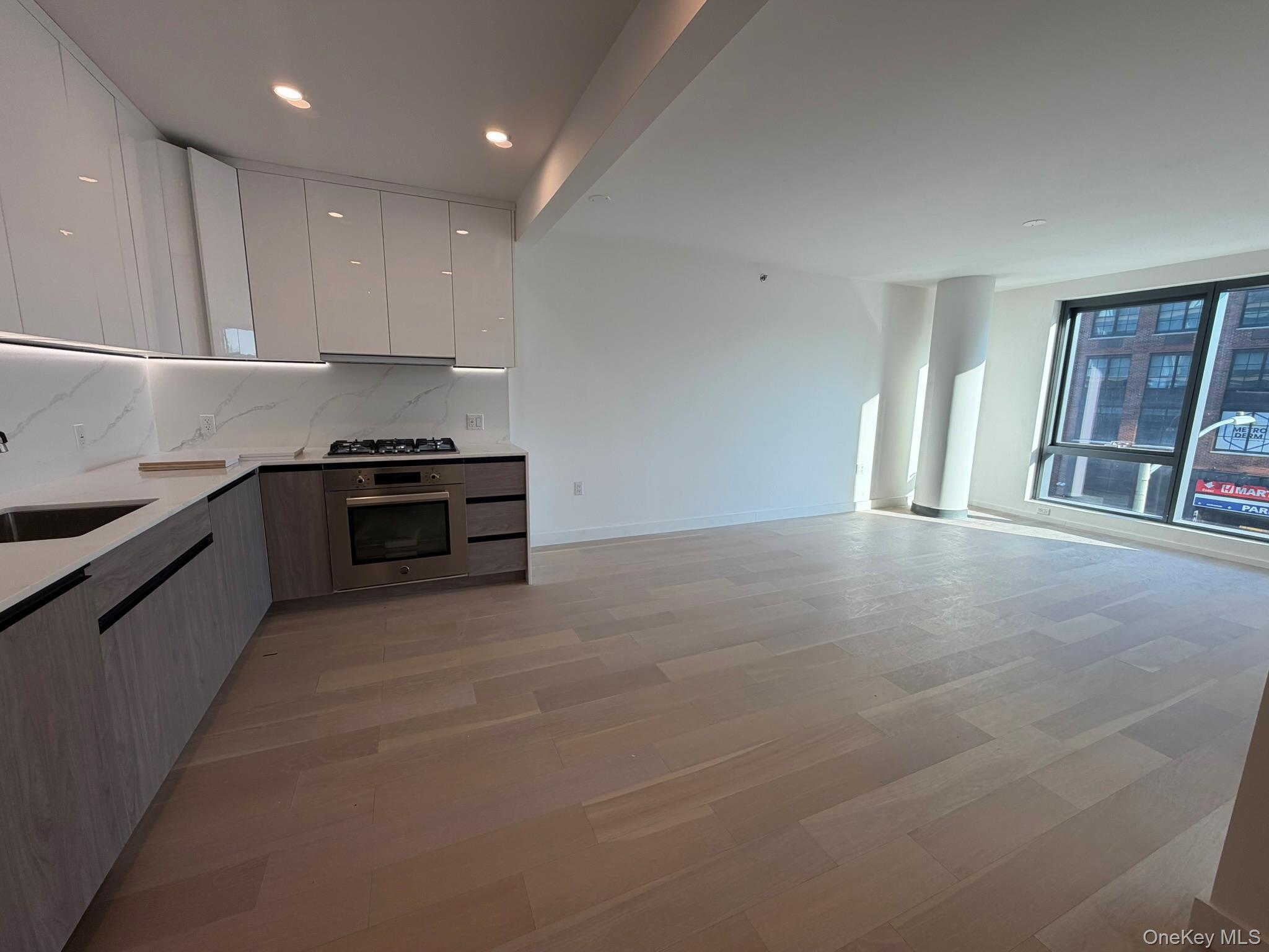 Condo Northern  Queens, NY 11354, MLS-958875-2