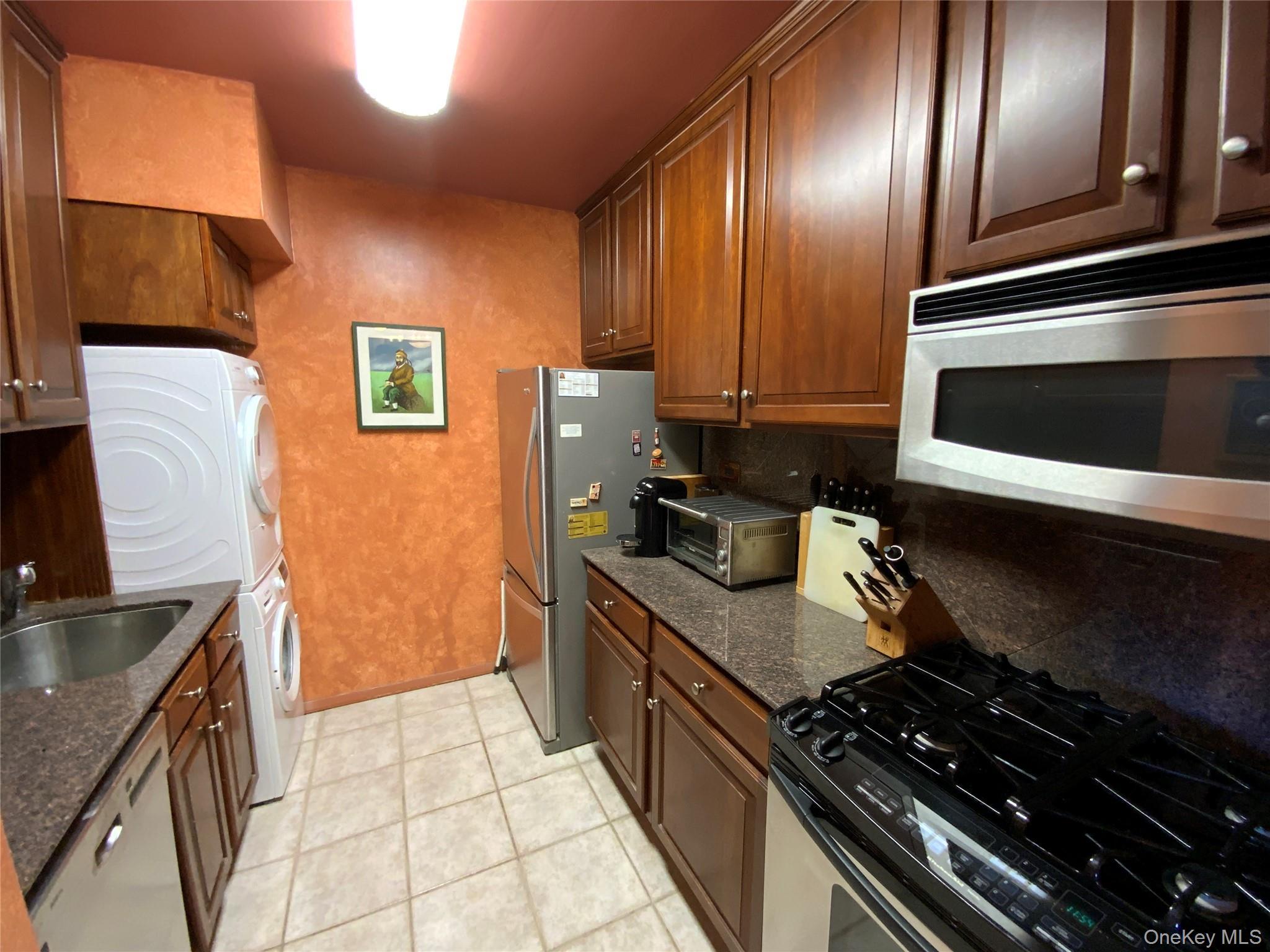 Coop Grand Central  Queens, NY 11005, MLS-958937-6