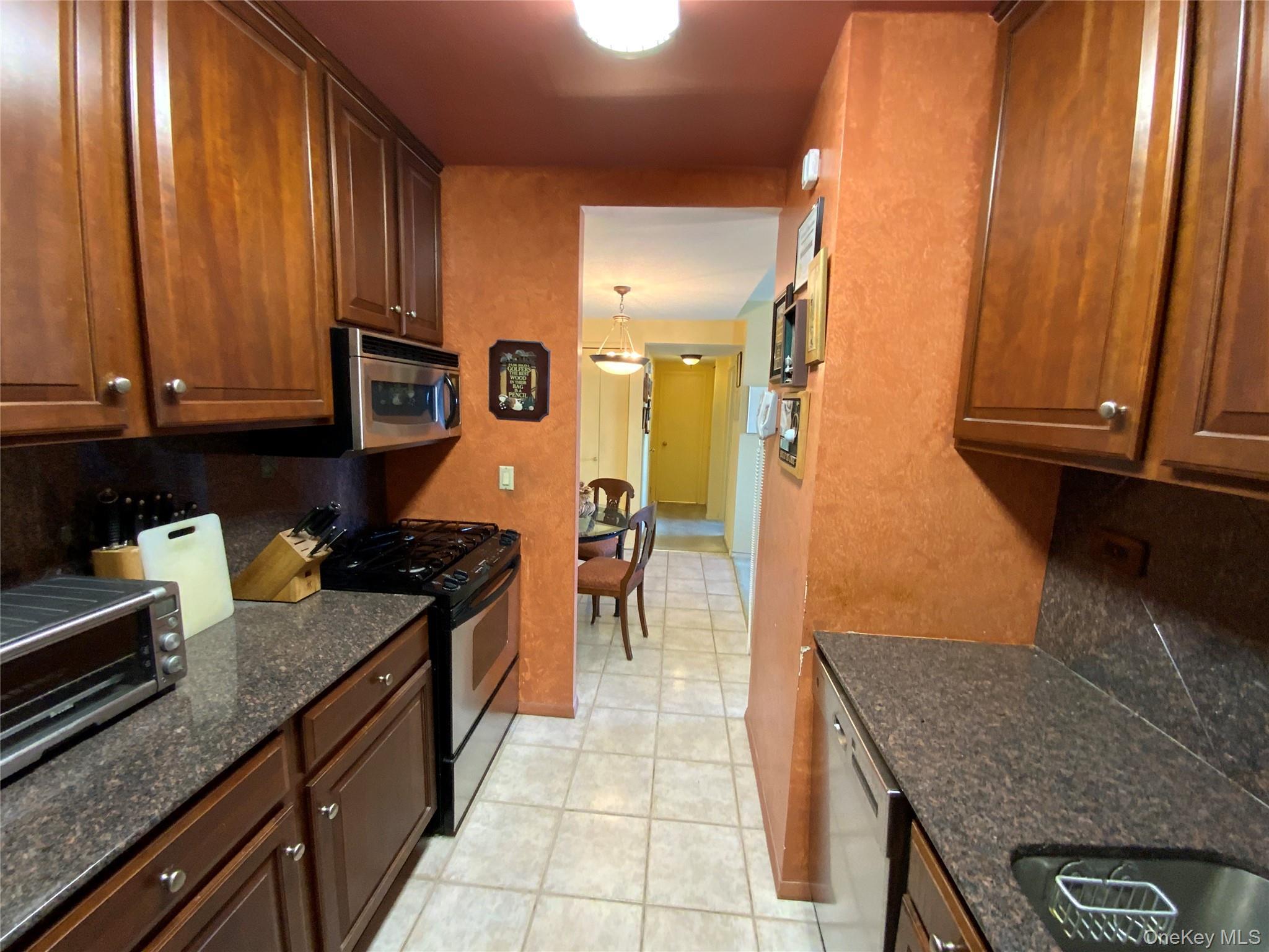 Coop Grand Central  Queens, NY 11005, MLS-958937-8