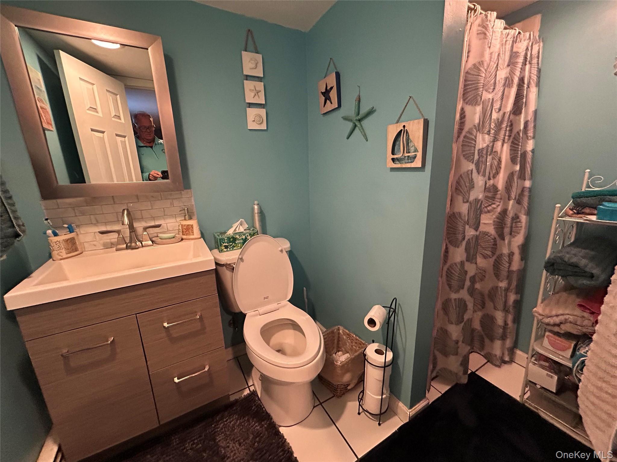 Single Family Hyman  Suffolk County, NY 11706, MLS-958951-23