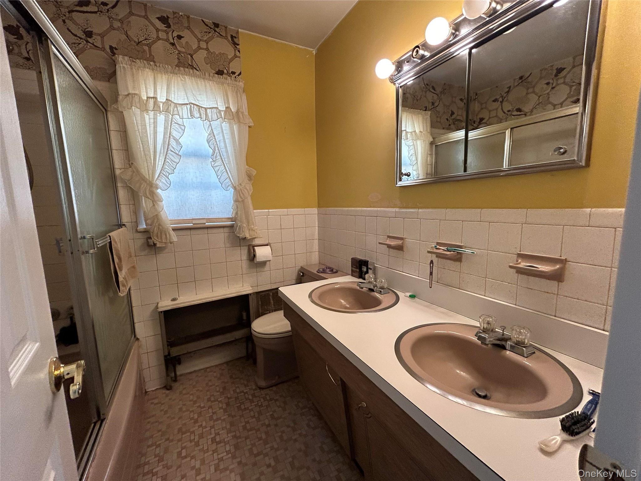 Single Family Hyman  Suffolk County, NY 11706, MLS-958951-27