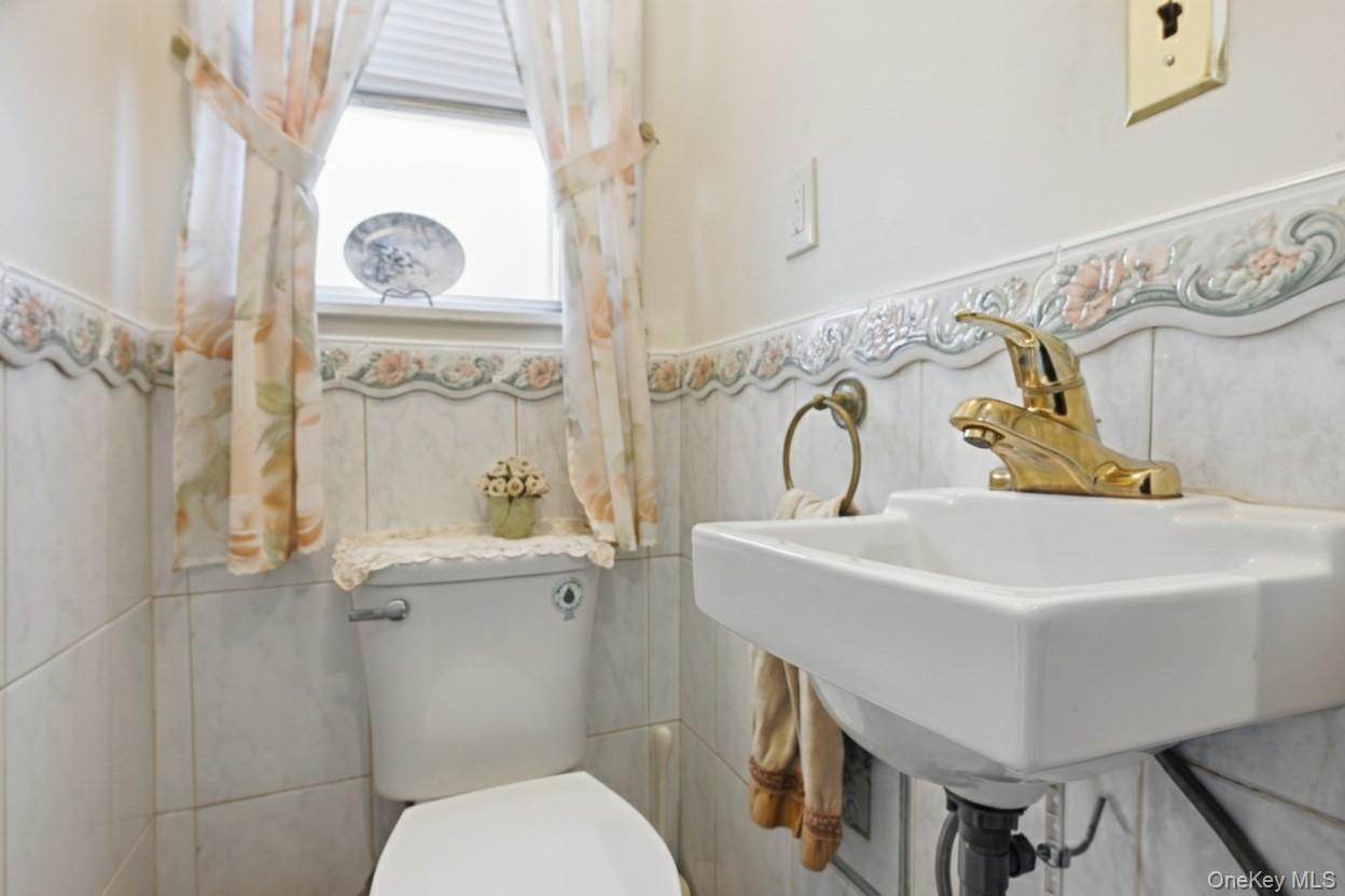 Single Family 239th  Queens, NY 11426, MLS-958979-7