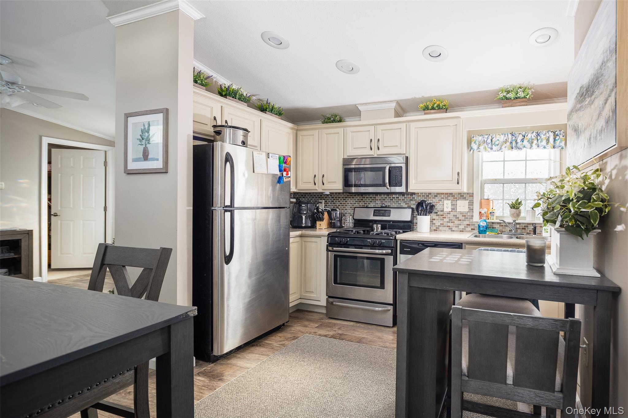 Single Family Old Country  Suffolk County, NY 11901, MLS-958982-3