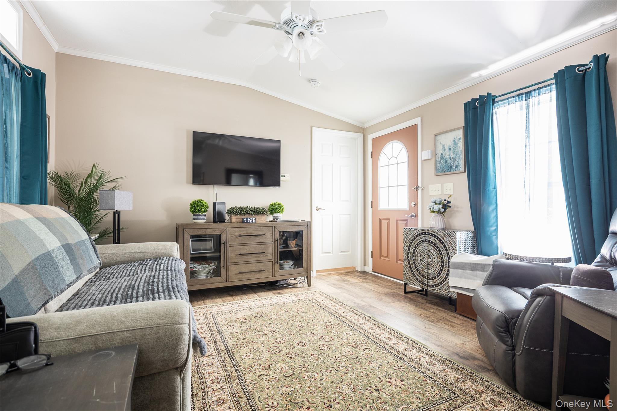 Single Family Old Country  Suffolk County, NY 11901, MLS-958982-5