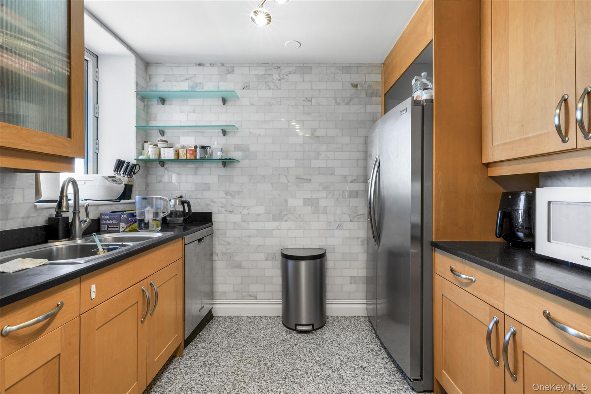 Condo 60th  Manhattan, NY 10022, MLS-959001-4