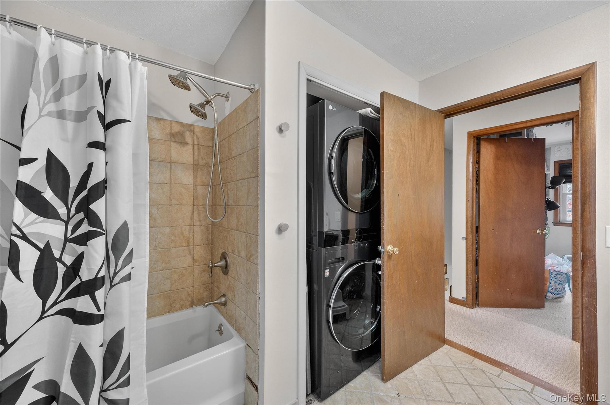 Single Family Pellbridge Drive Dutchess County, NY 12533, MLS-959005-25