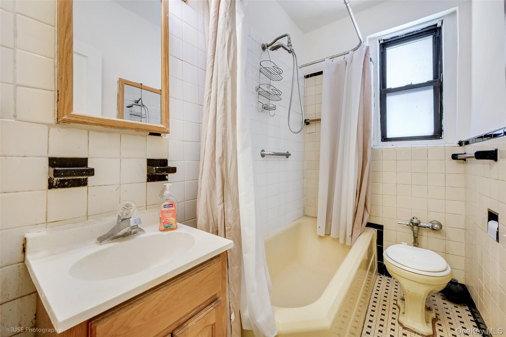 Coop 42nd Queens, NY 11104, MLS-959053-9