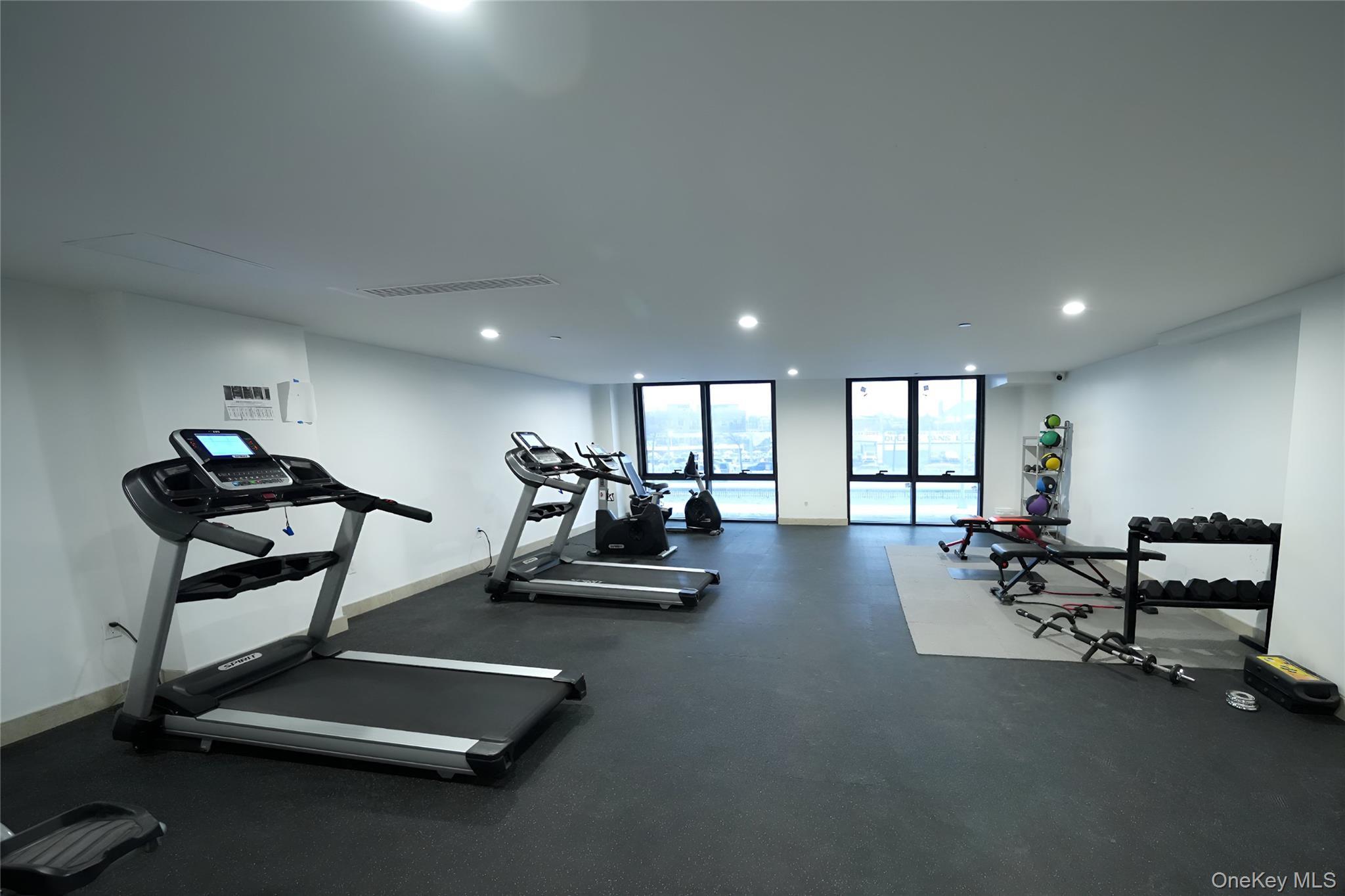 Condo Queens  Queens, NY 11377, MLS-959073-12