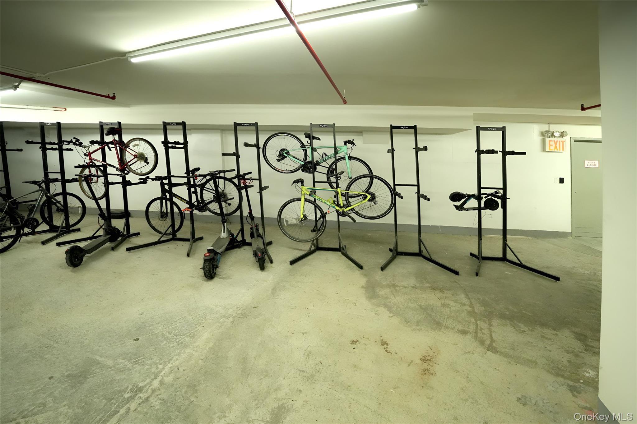 Condo Queens  Queens, NY 11377, MLS-959073-14