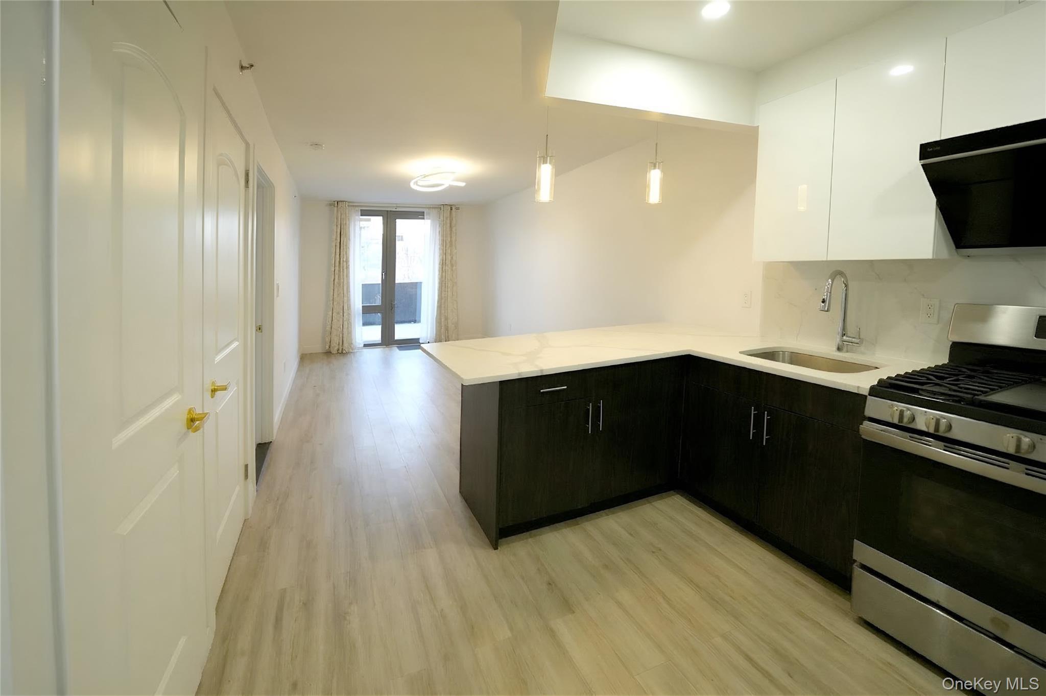 Condo Queens  Queens, NY 11377, MLS-959073-5