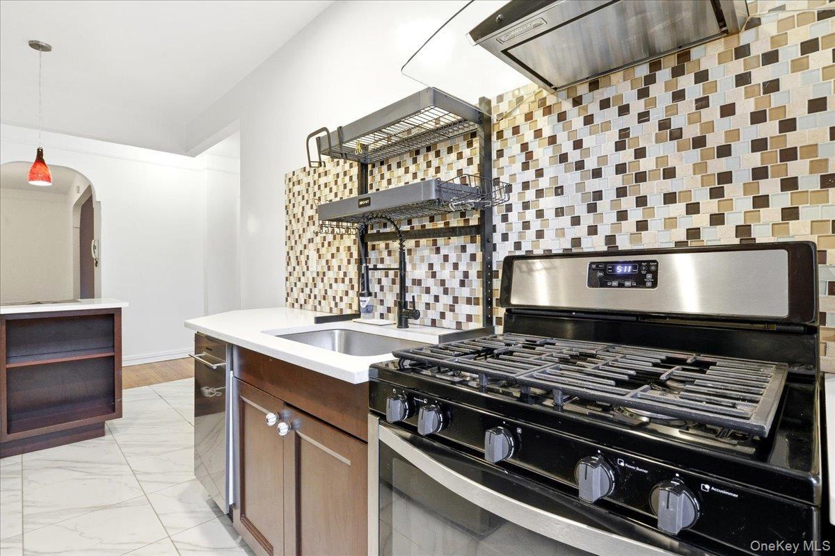 Coop 76th  Queens, NY 11375, MLS-959074-20