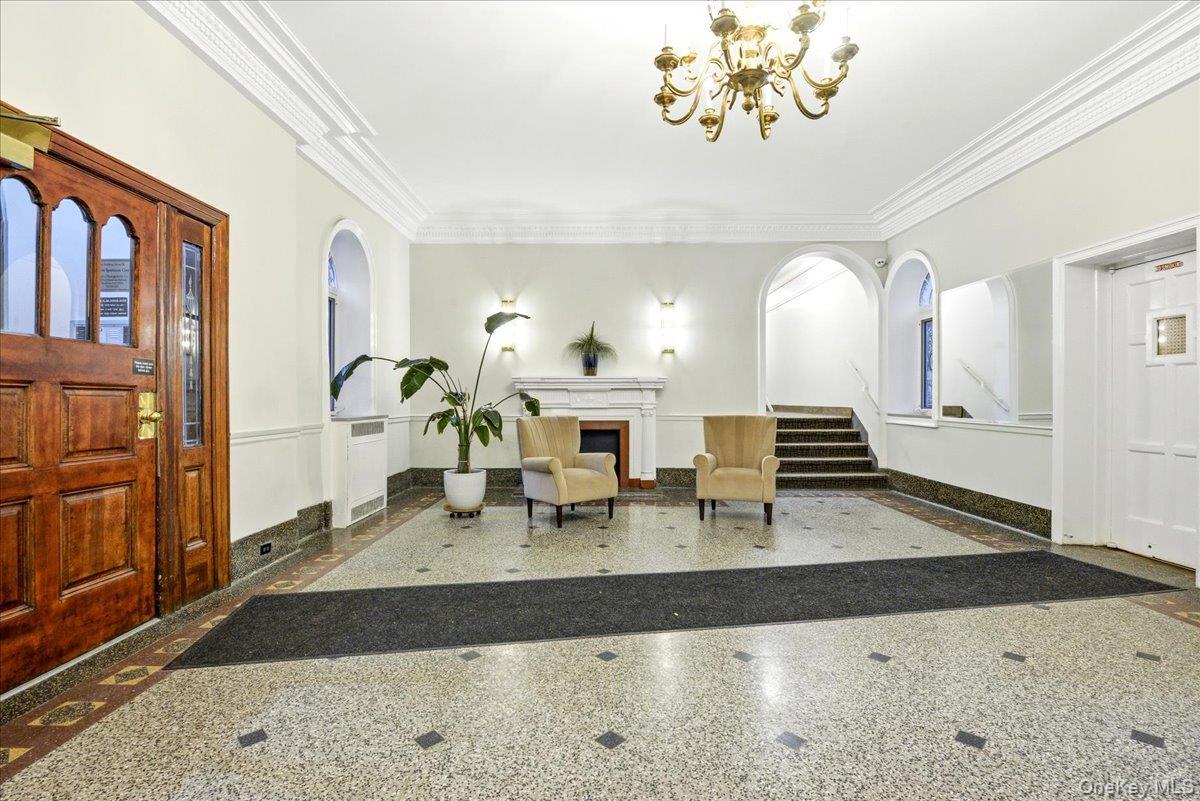 Coop 76th  Queens, NY 11375, MLS-959074-3