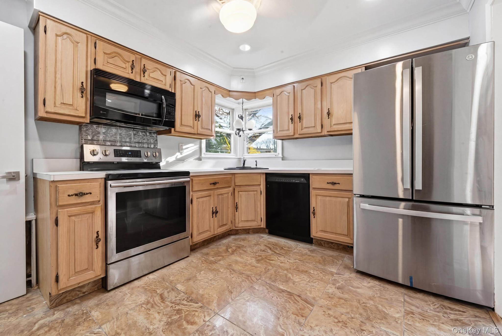 Single Family School  Nassau County, NY 11510, MLS-959120-10