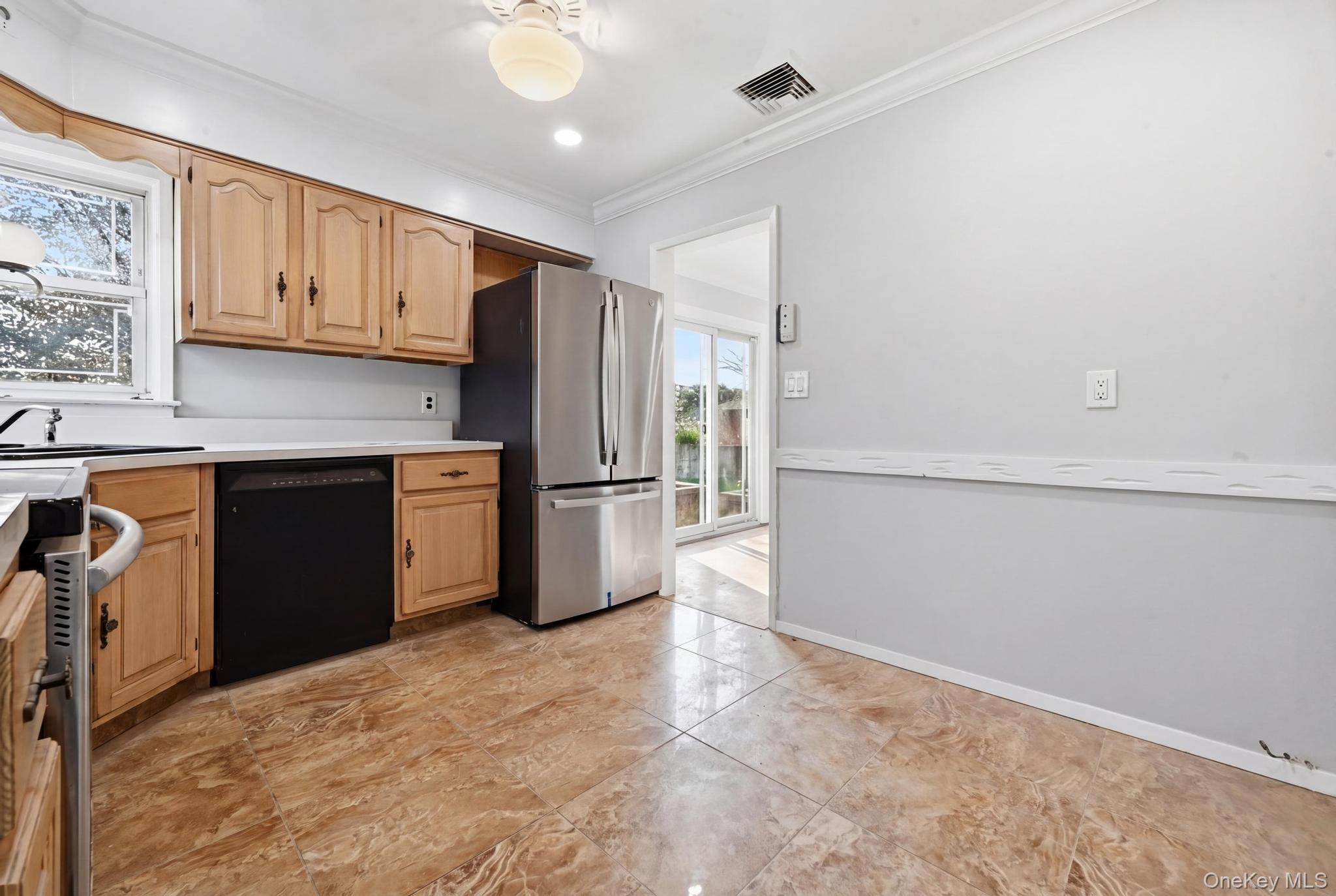 Single Family School  Nassau County, NY 11510, MLS-959120-11