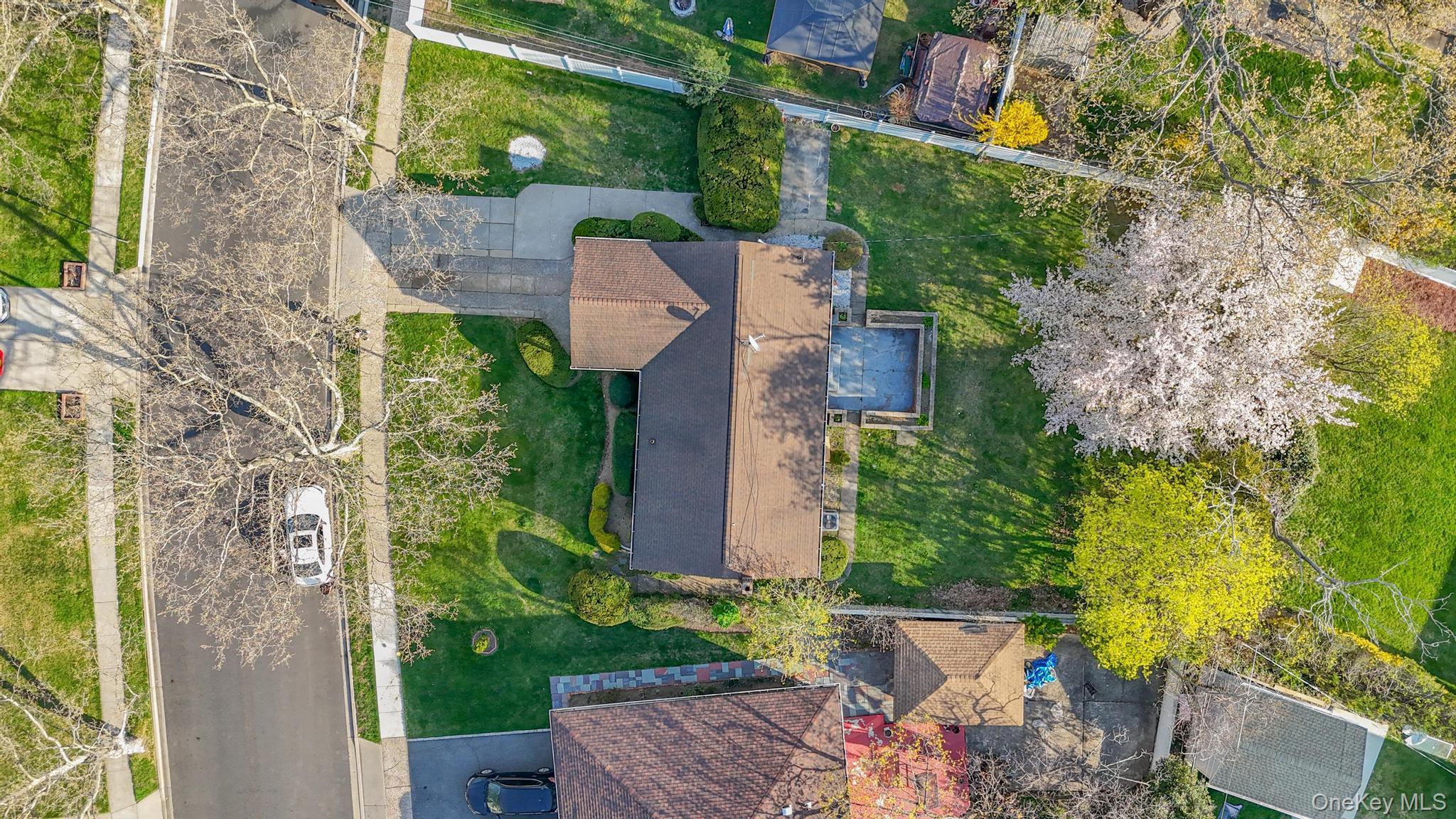 Single Family School  Nassau County, NY 11510, MLS-959120-4