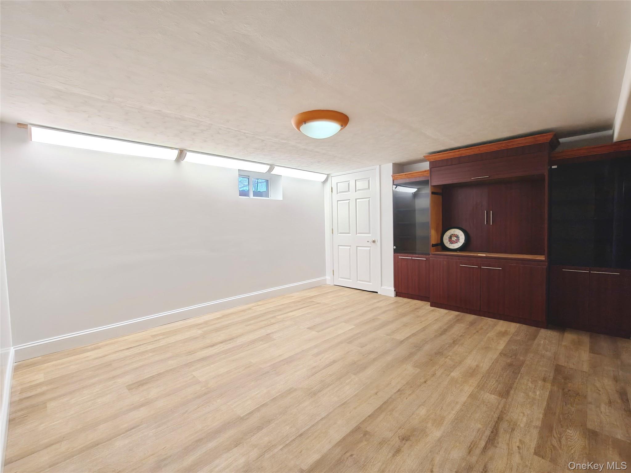 Single Family 24th Rd  Queens, NY 11357, MLS-959140-27