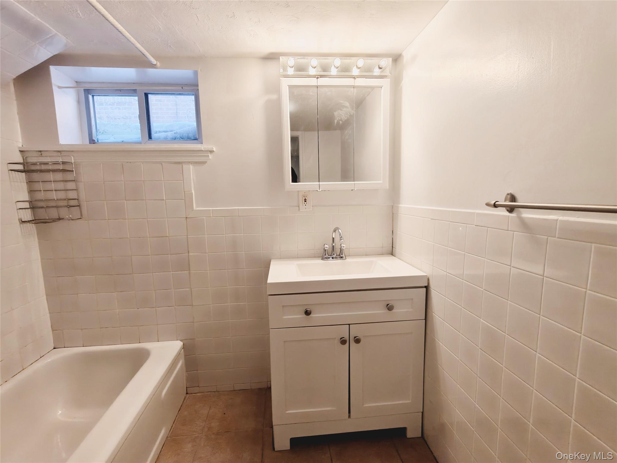 Single Family 24th Rd  Queens, NY 11357, MLS-959140-28