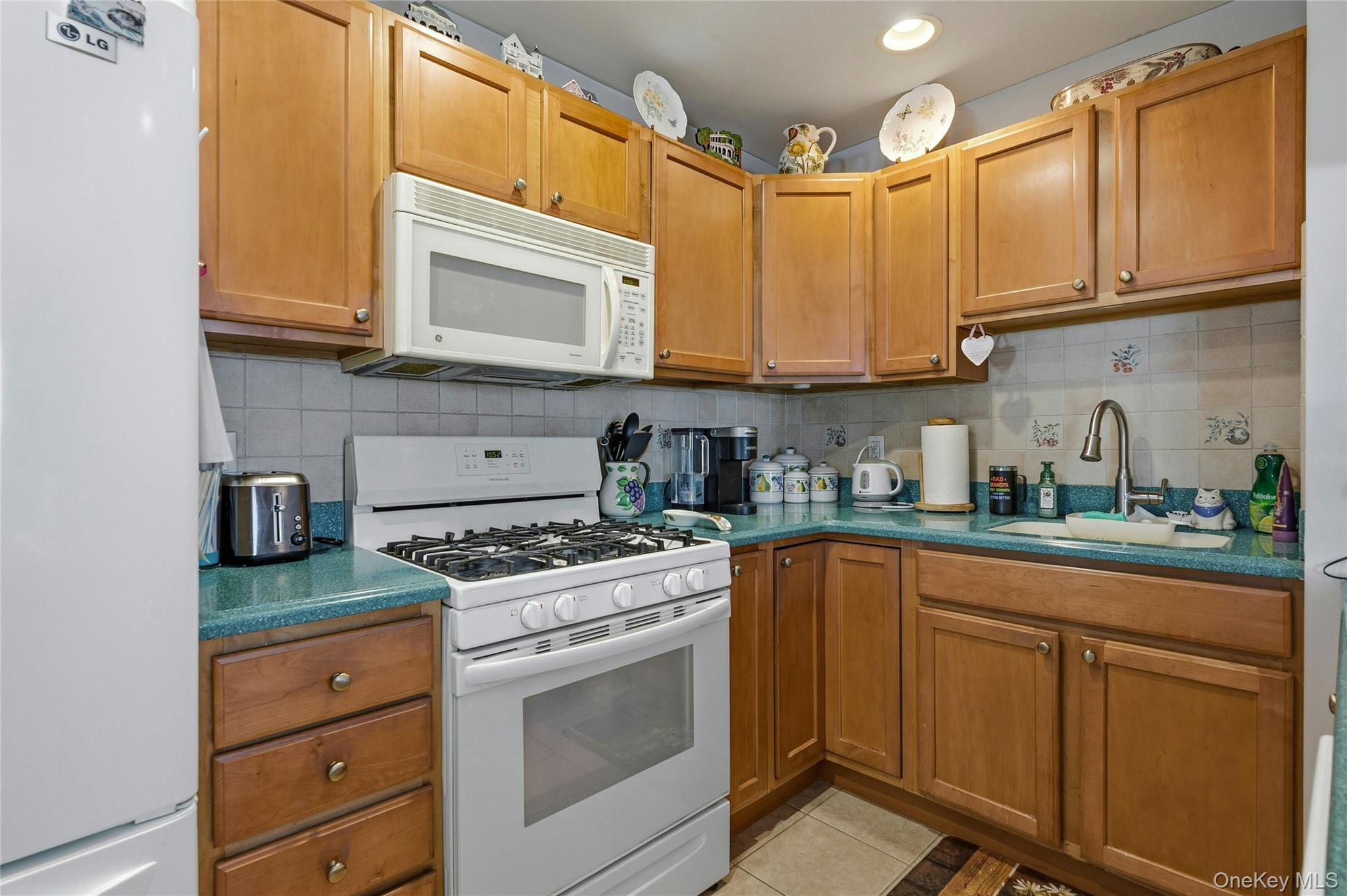 Condo Morley  Suffolk County, NY 11747, MLS-959161-14