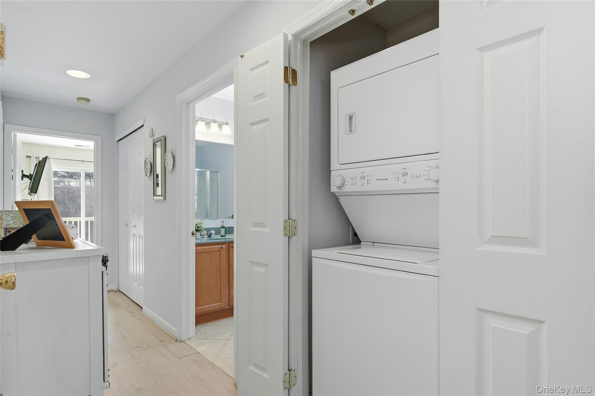 Condo Morley  Suffolk County, NY 11747, MLS-959161-23