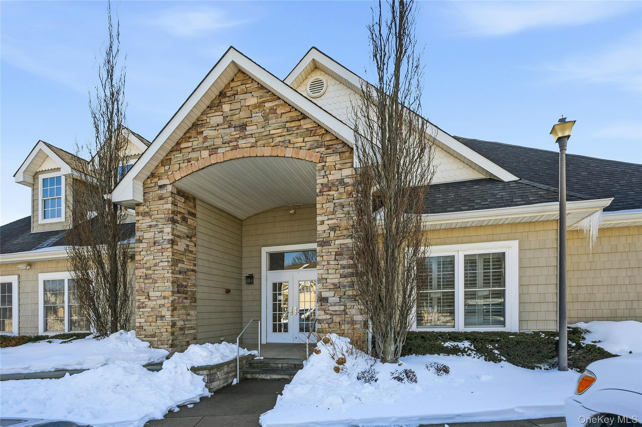 Condo Morley  Suffolk County, NY 11747, MLS-959161-25