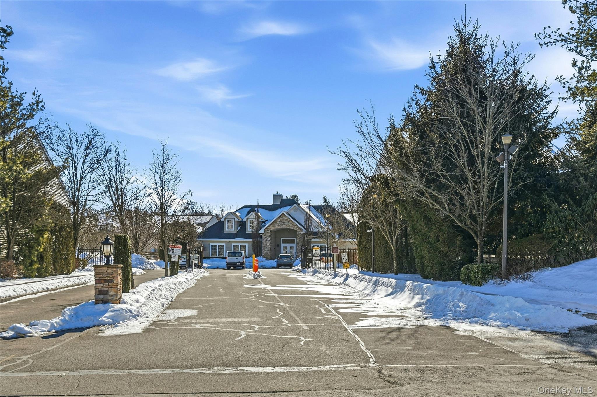 Condo Morley  Suffolk County, NY 11747, MLS-959161-27