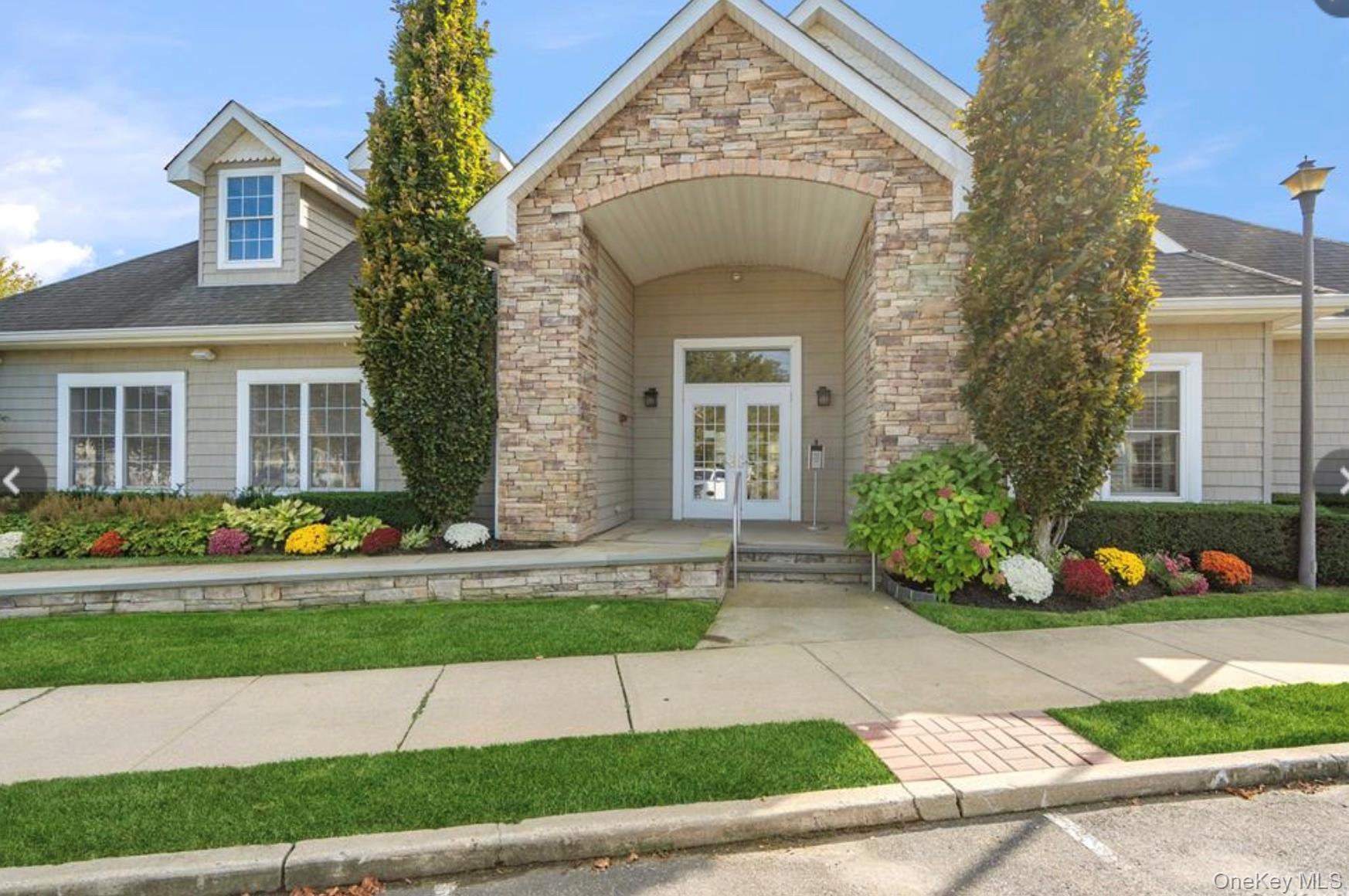 Condo Morley  Suffolk County, NY 11747, MLS-959161-28