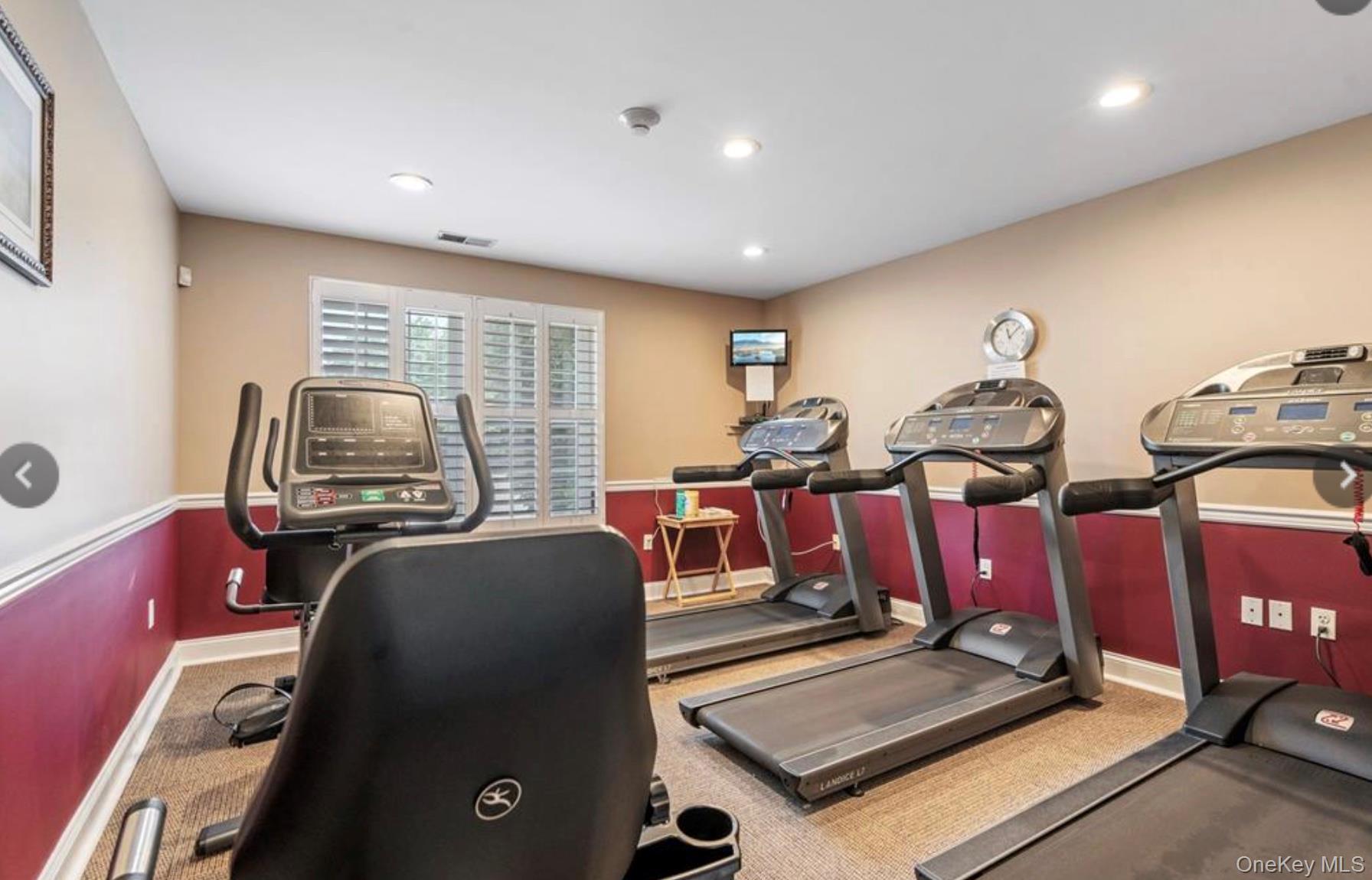 Condo Morley  Suffolk County, NY 11747, MLS-959161-31