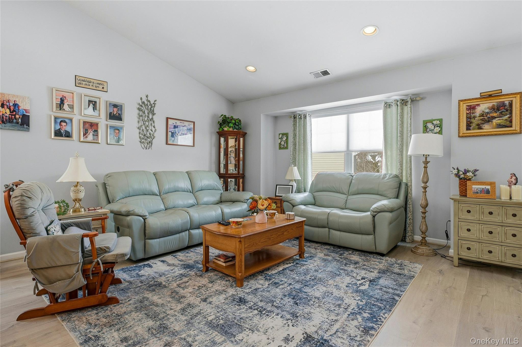 Condo Morley  Suffolk County, NY 11747, MLS-959161-8