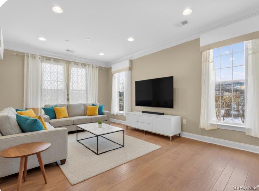 Condo Regency  Dutchess County, NY 12524, MLS-959190-21