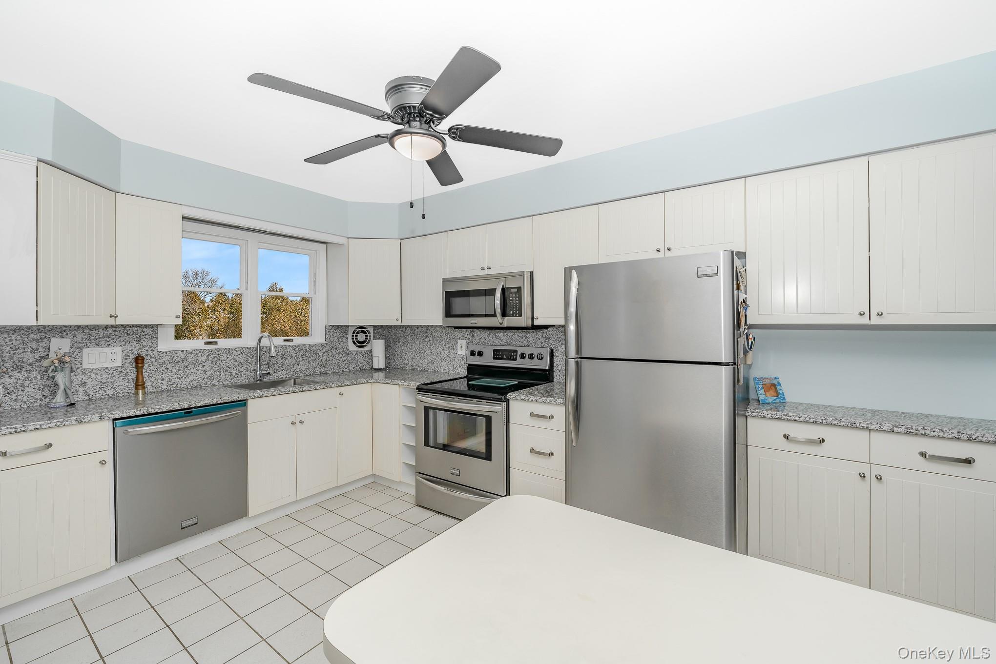 Single Family Brooktree  Suffolk County, NY 11757, MLS-959231-6