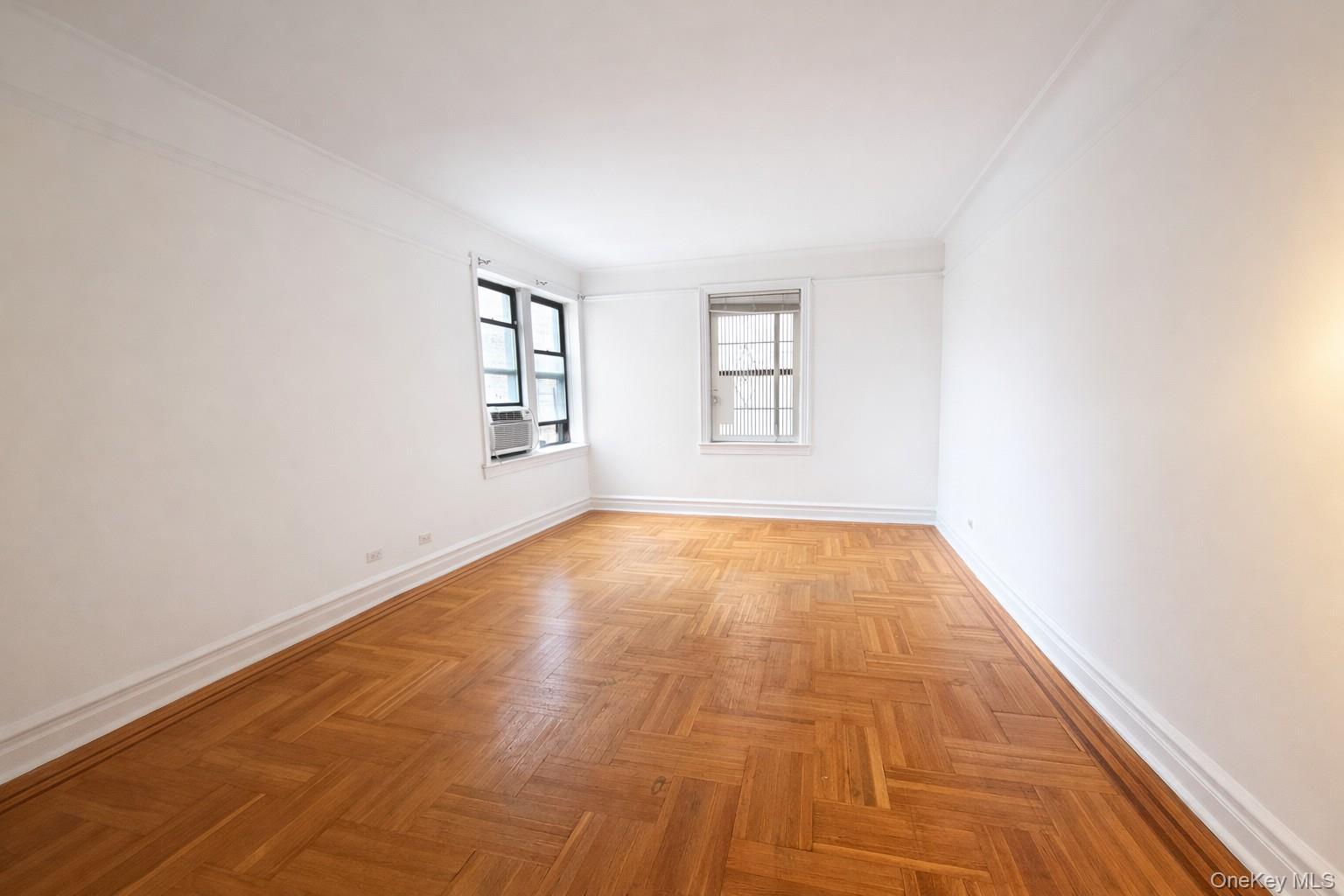 Coop 82 St  Queens, NY 11372, MLS-959313-3