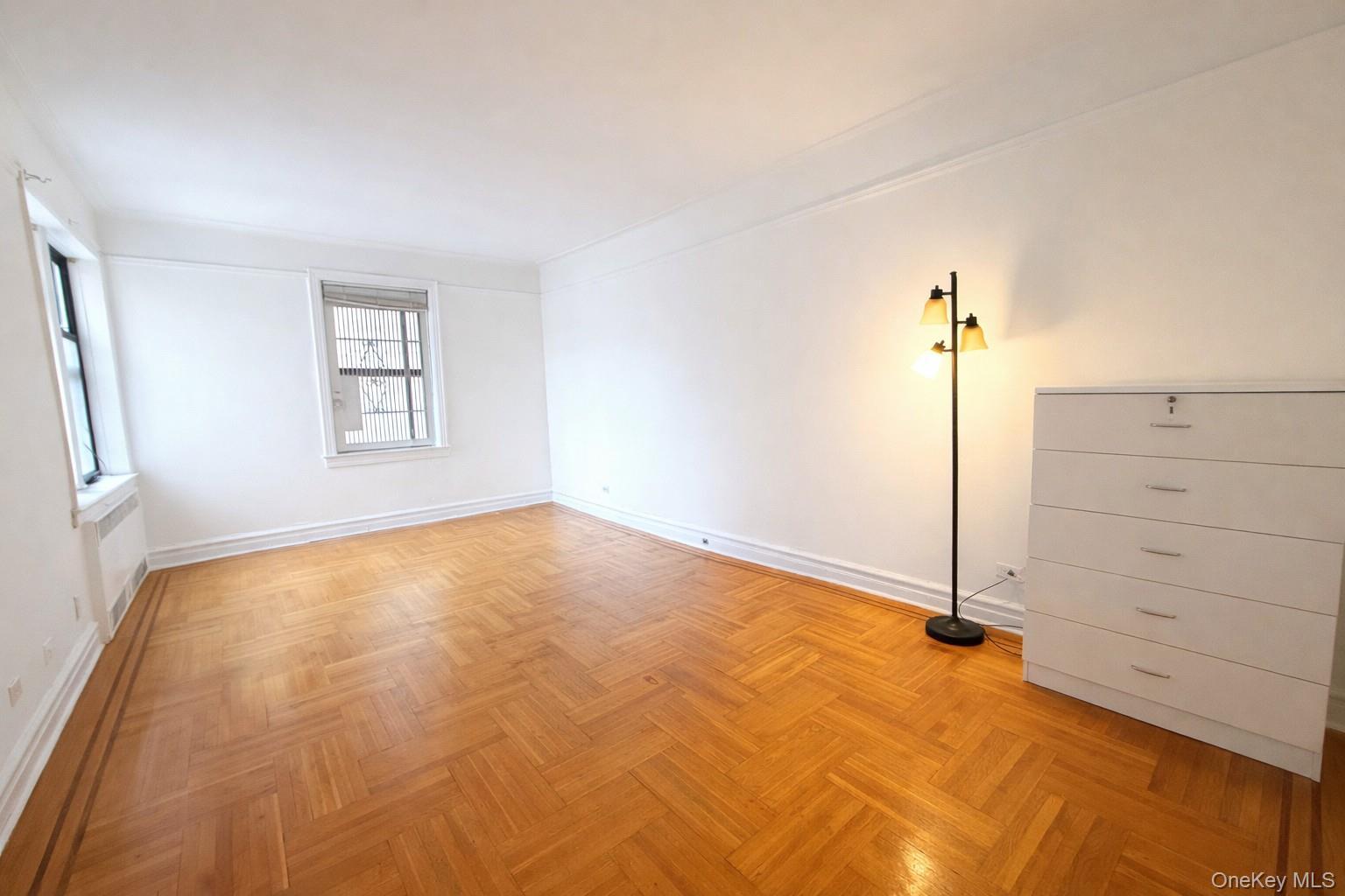 Coop 82 St  Queens, NY 11372, MLS-959313-5