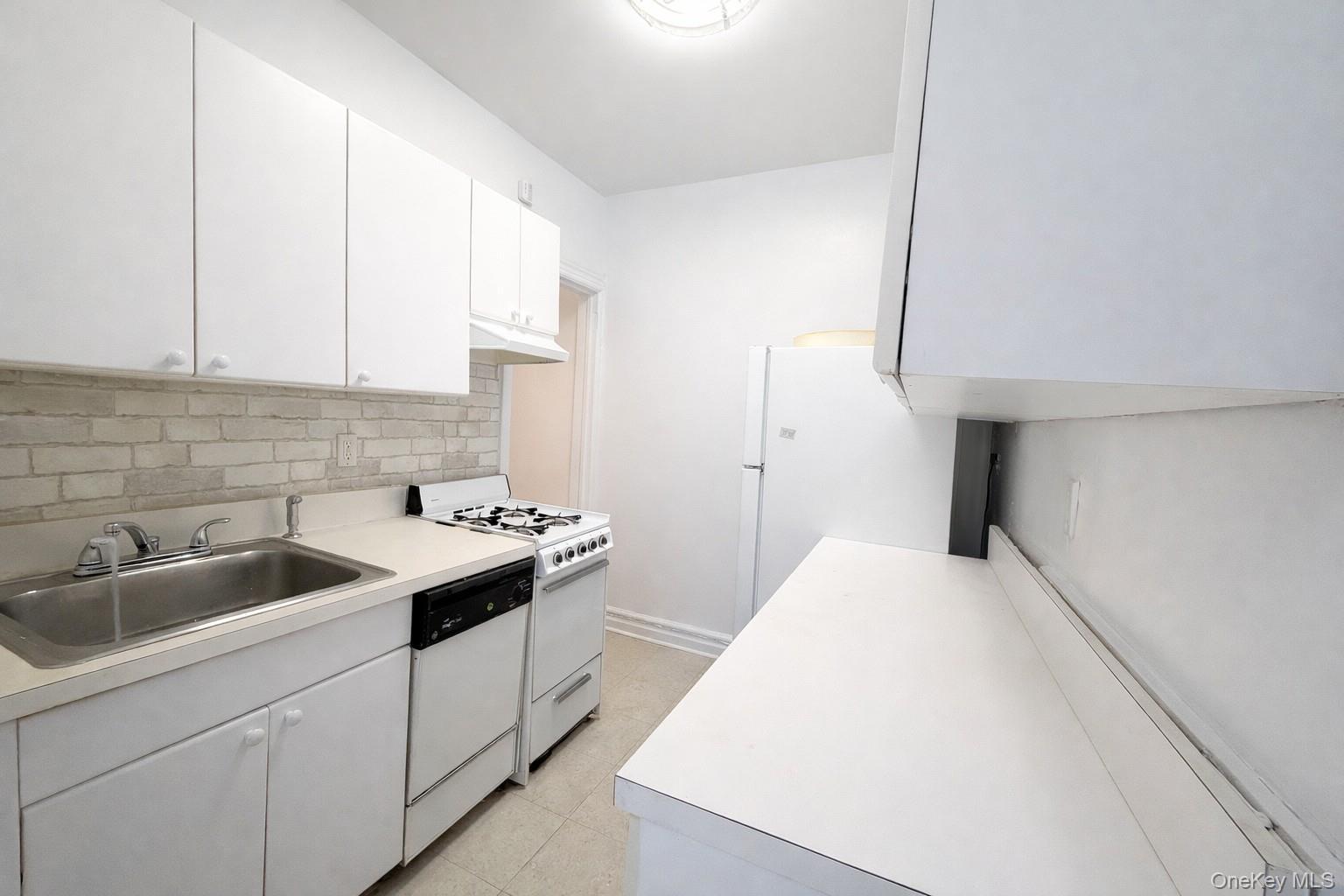 Coop 82 St  Queens, NY 11372, MLS-959313-7