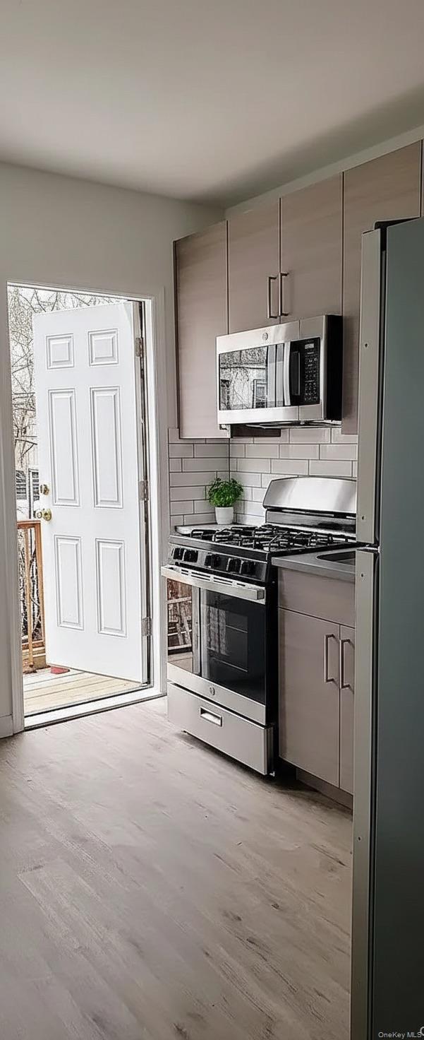 Single Family Van Buren Bronx, NY 10460, MLS-959317-3