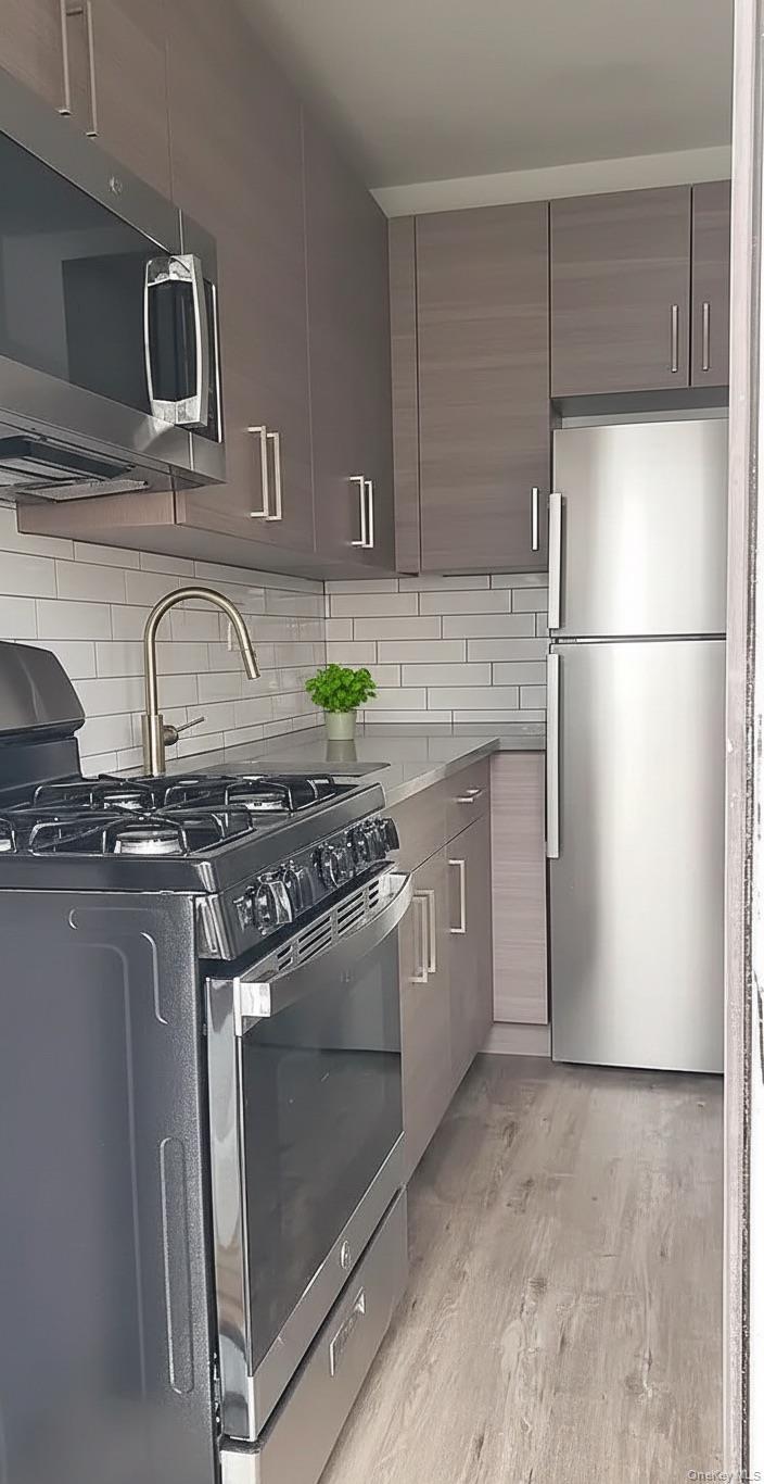 Single Family Van Buren Bronx, NY 10460, MLS-959317-4